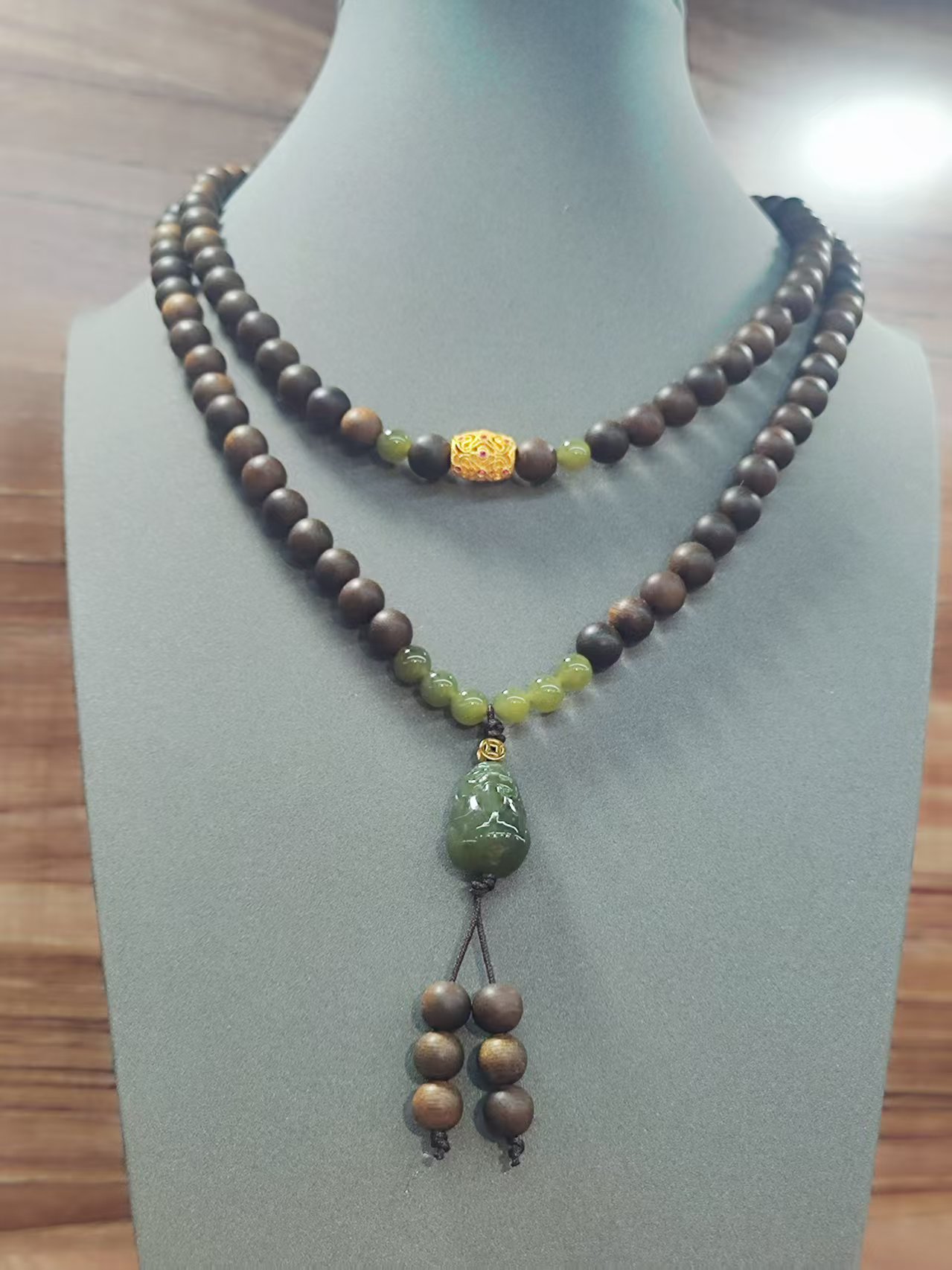 Hainan Yingge Green Agarwood jewelry