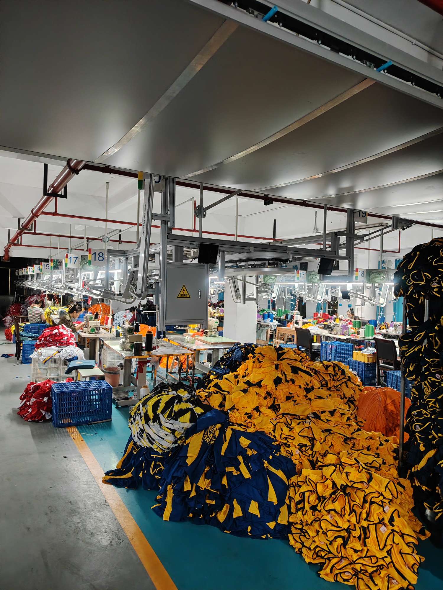 Cross-border sportswear customization factory, AI laser cutting digital hanging line, high-grade breathable fabric, full-body printing sportswear, breathable and sweat-absorbing professional sports outdoor training sportswear, high-elasticity breathable and comfortable sportswear customization detail image 13