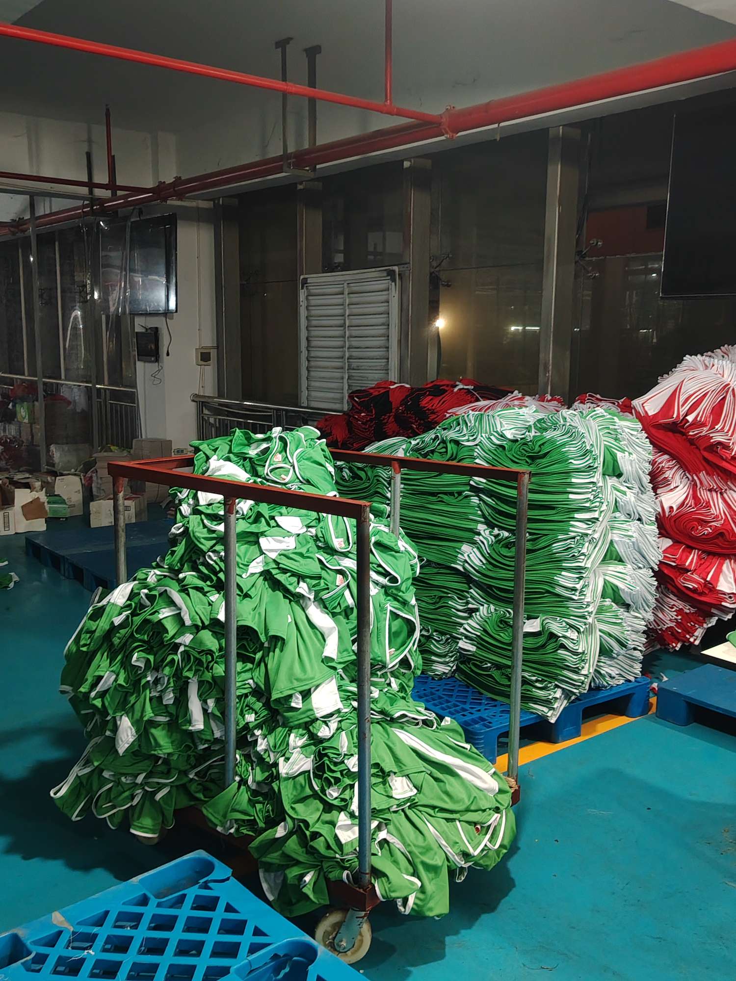 Cross-border sportswear customization factory, AI laser cutting digital hanging line, high-grade breathable fabric, full-body printing sportswear, breathable and sweat-absorbing professional sports outdoor training sportswear, high-elasticity breathable and comfortable sportswear customization detail image 18