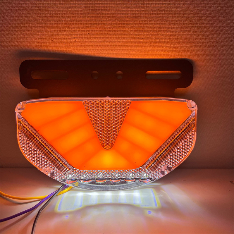 New breathing light guide side lights, new breathing light guide side lights for trucks, turning flow semi-trailer side lights Application Scenario