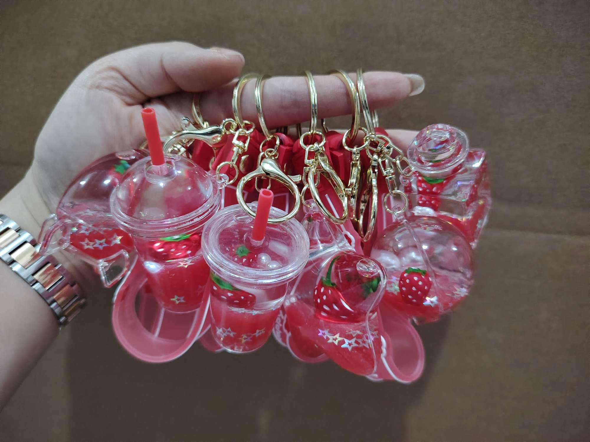 娃娃亚克力钥匙扣2024新款可爱女士工艺品礼品 硅胶钥匙配饰钥匙扣精致小巧便携产品图