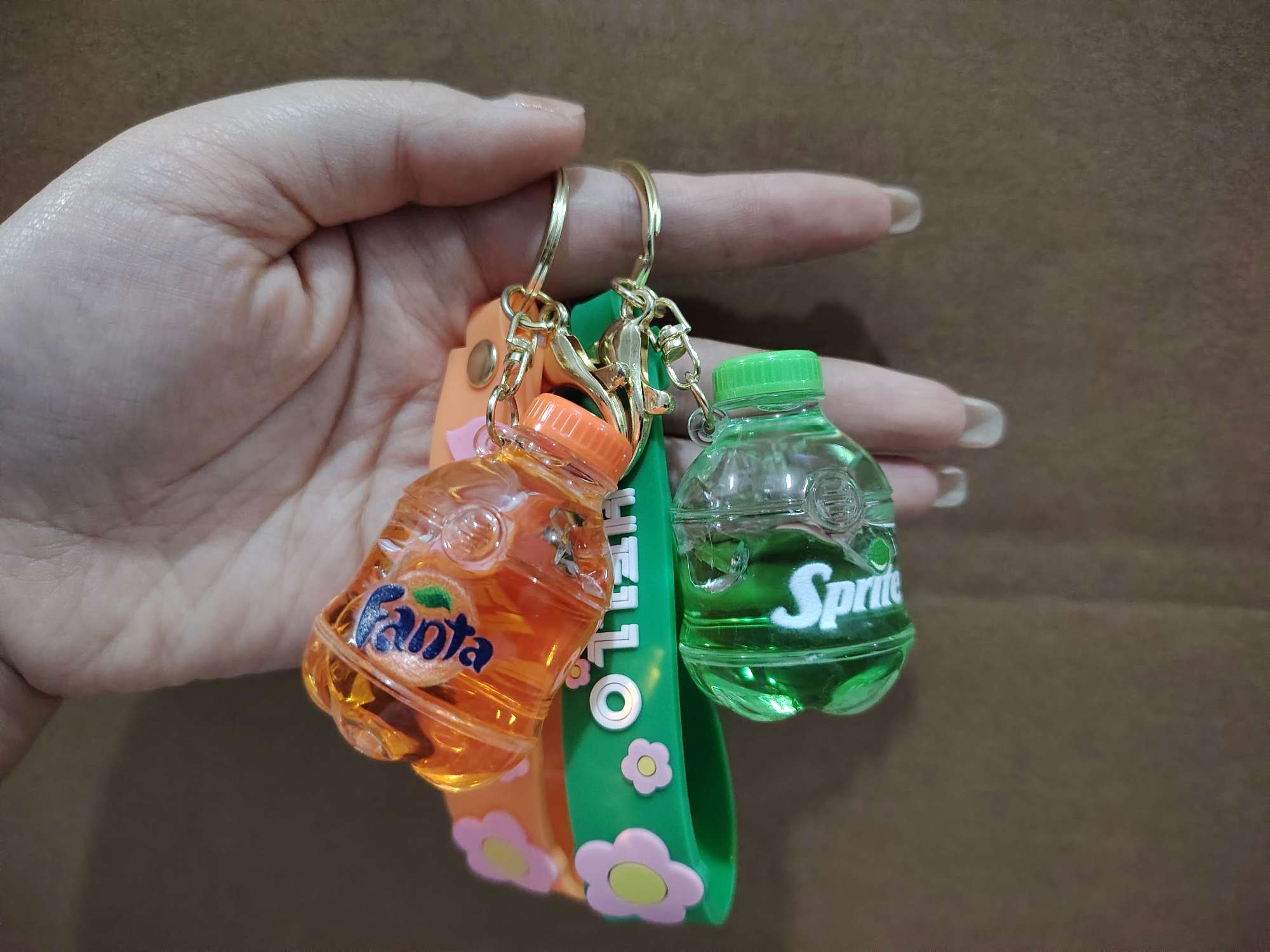 娃娃亚克力钥匙扣2024新款可爱女士工艺品礼品 硅胶钥匙配饰钥匙扣精致小巧便携白底实物图