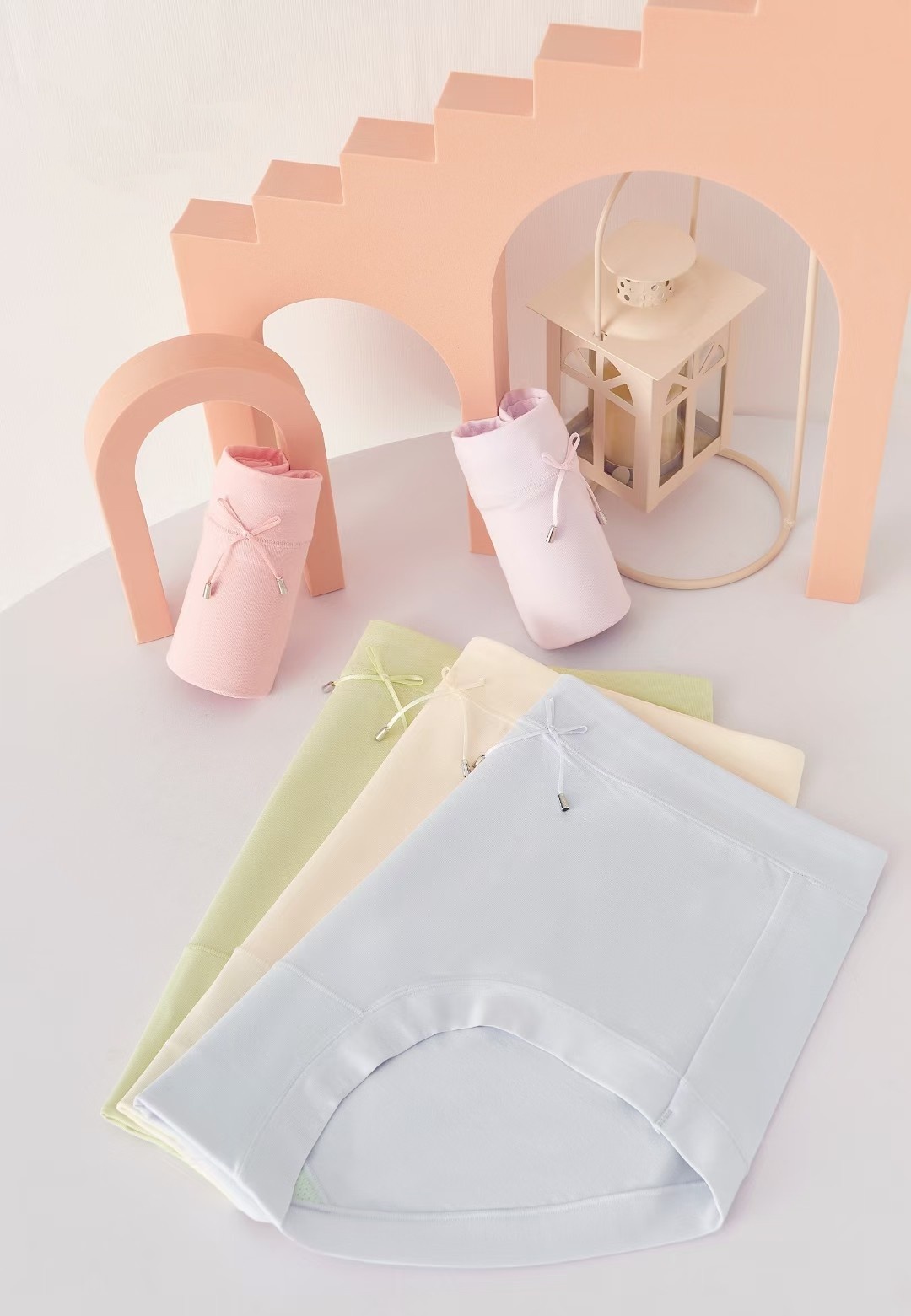The mid-waist of the women's underwear is comfortable and breathable, with a cotton sole. The crotch is fresh, simple, light and soft. In summer, girls don't wear tight underwear Item Picture