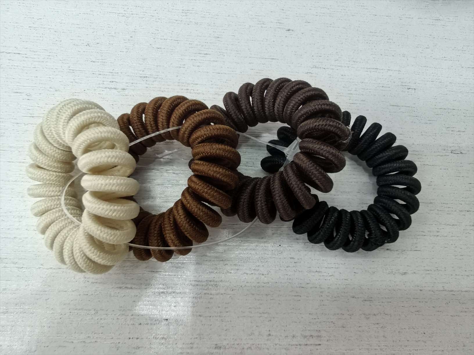 Fashionable accessories, large intestine hair bands, hair ties, hair accessories, simple hair bands, large intestine hair bands, long-lasting elasticity, no damage to hair quality Specification image