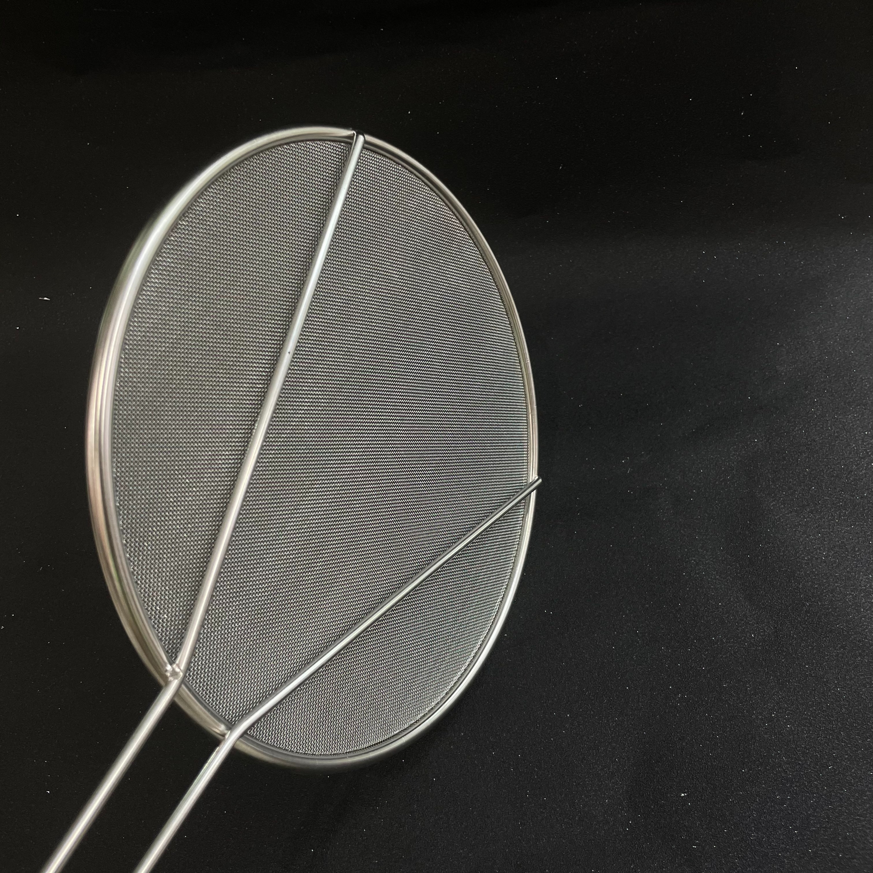 Handle explosion-proof net stainless steel oil splash-proof pot lid, round kitchen household with handle oil explosion net leakage splash-proof net oil separator water cover Specification image