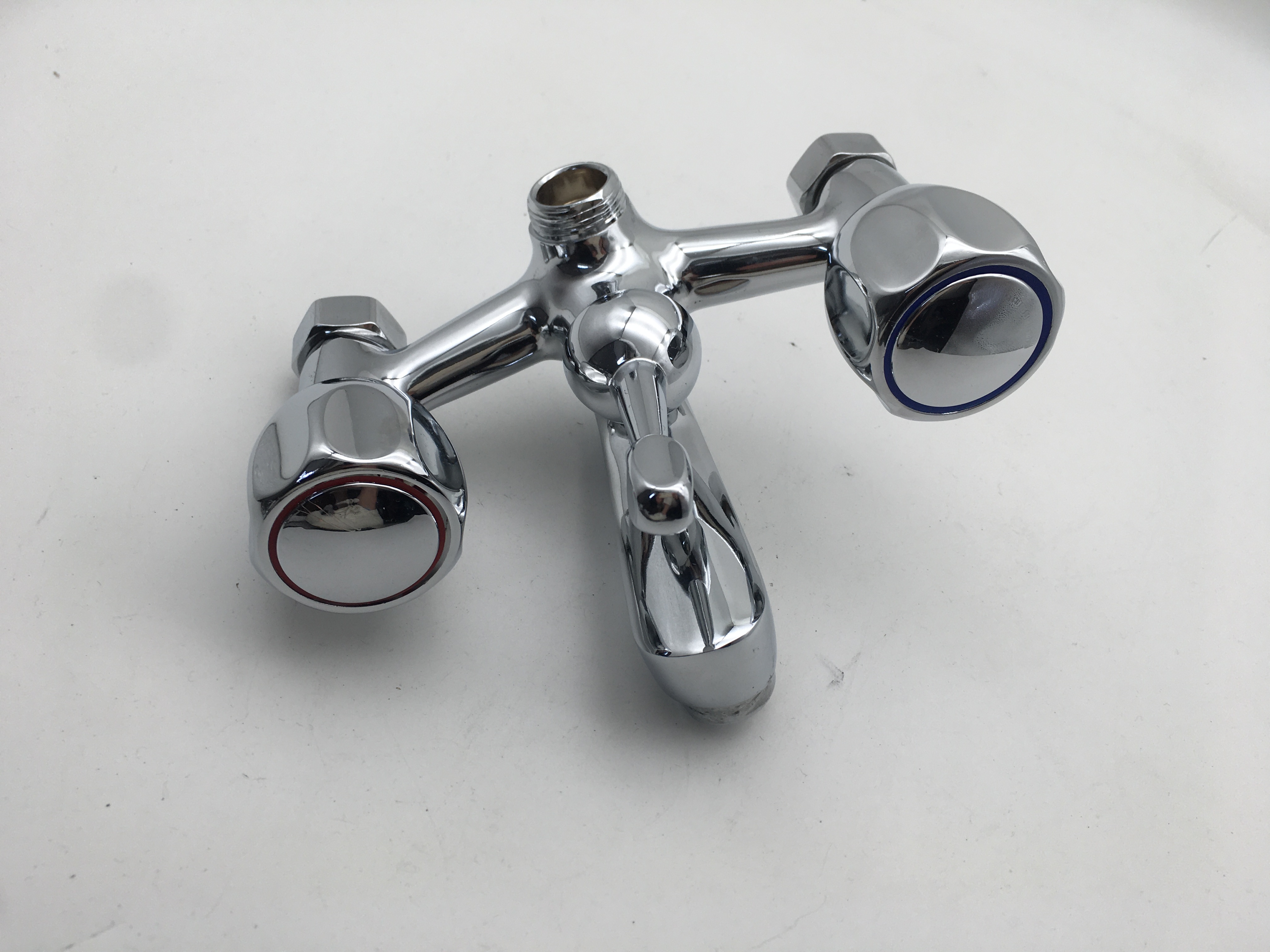 Seven-way zinc faucet double-hand wheel