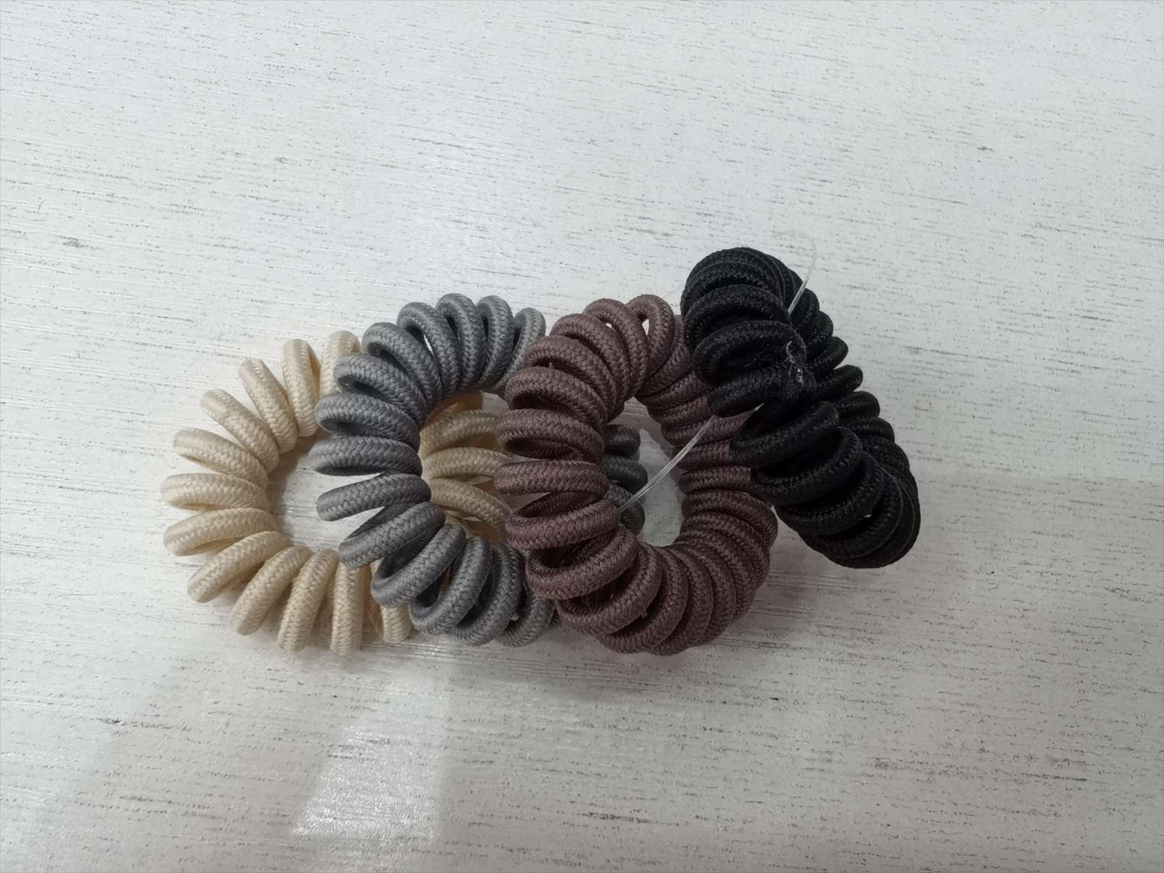 Fashionable accessories, large intestine hair bands, hair ties, hair accessories, simple hair bands, large intestine hair bands, long-lasting elasticity, no damage to hair quality details Picture