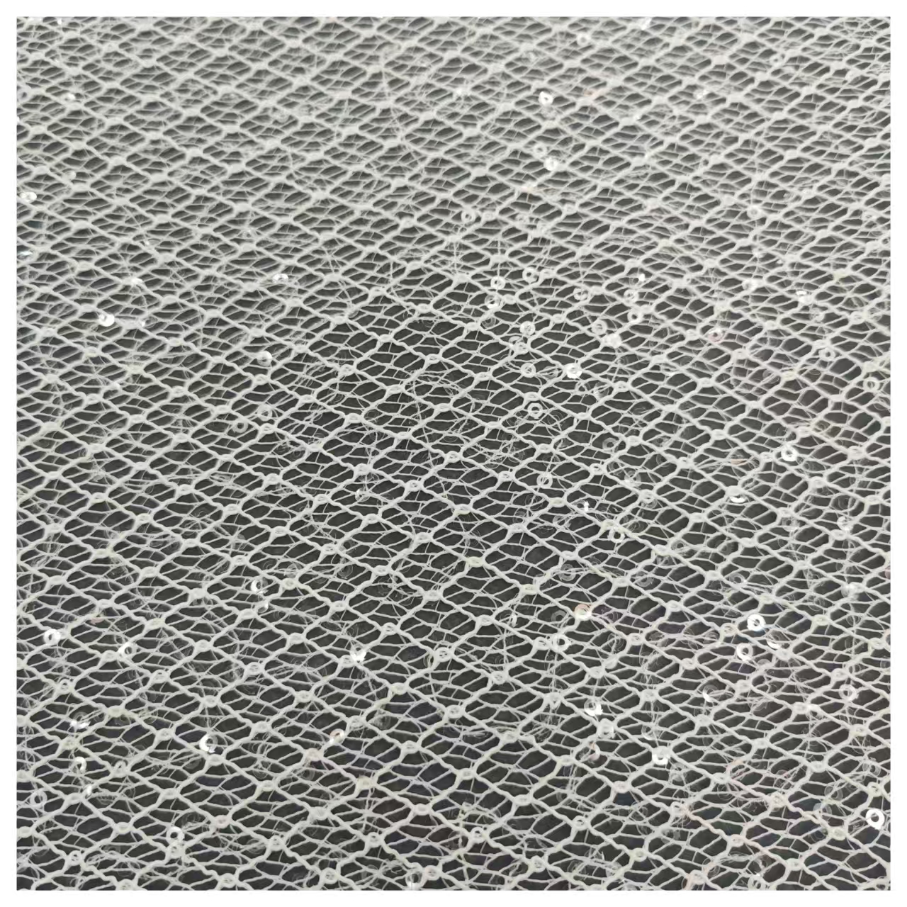 New diamond-shaped random floral fabric with sequins, lace fabric, warp knitted embroidery, knitted fabric, fashionable clothing, performance costume materials and accessories Specification image