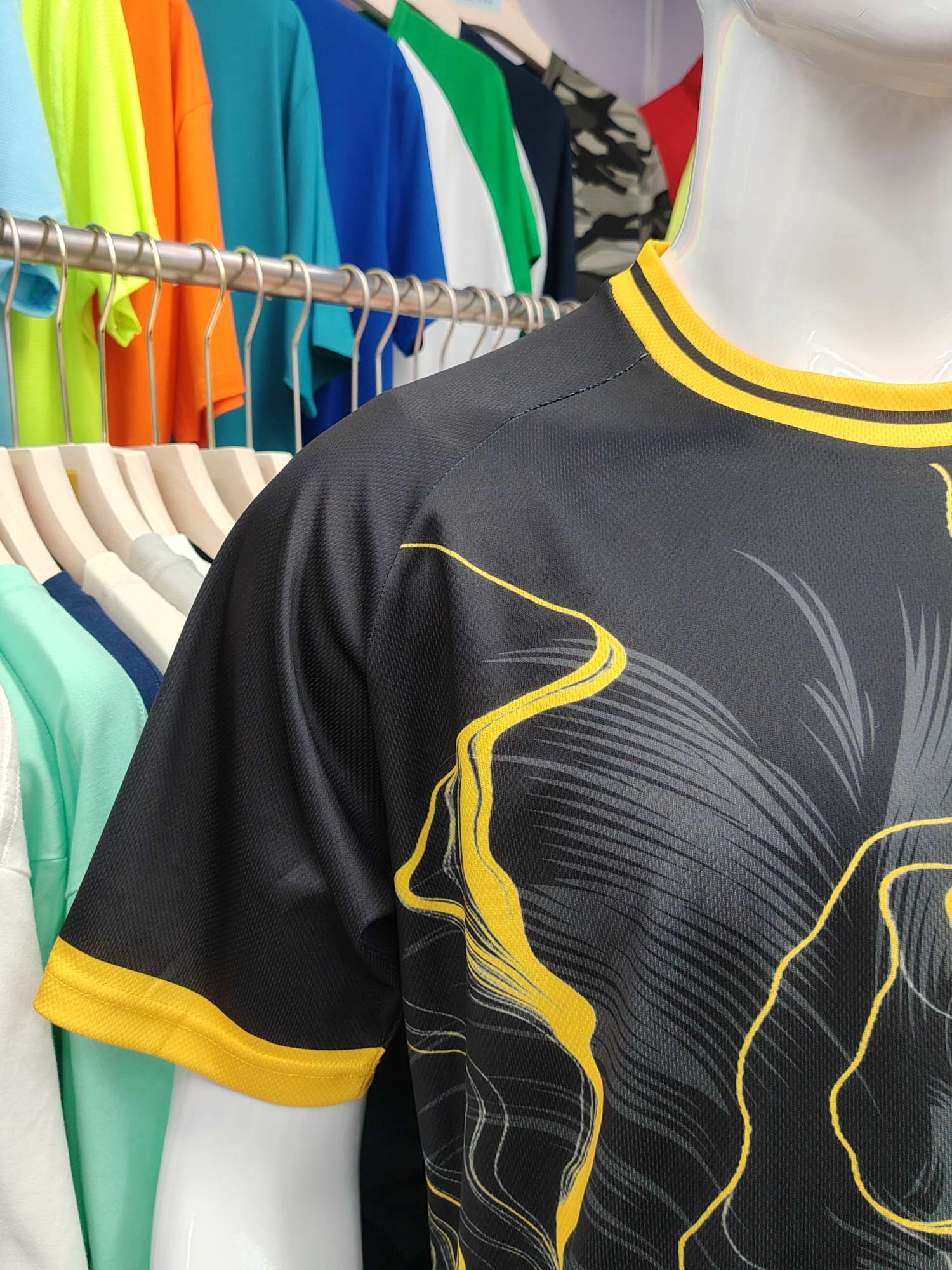 Cross-border sportswear, high-grade mesh breathable fabric, full-body printed sportswear, breathable and sweat-absorbing professional sports outdoor training sportswear, high-elasticity breathable and comfortable sportswear customization FG1612-10 Application Scenario