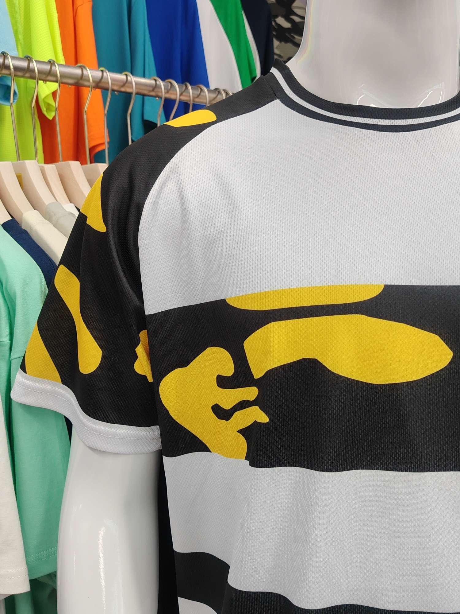 Cross-border sportswear, high-grade mesh breathable fabric, full-body printed sportswear, breathable and sweat-absorbing professional sports outdoor training sportswear, high-elasticity breathable and comfortable sportswear customization FG1612-8 Application Scenario