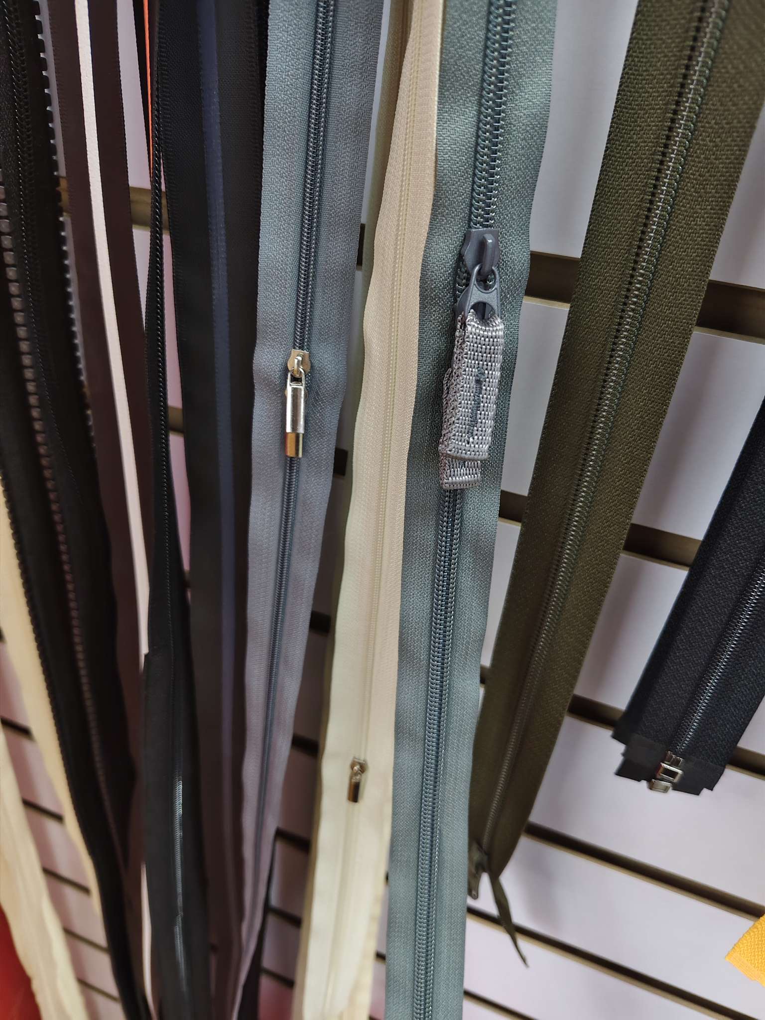 箱包拉链配件定制，可穿拉头