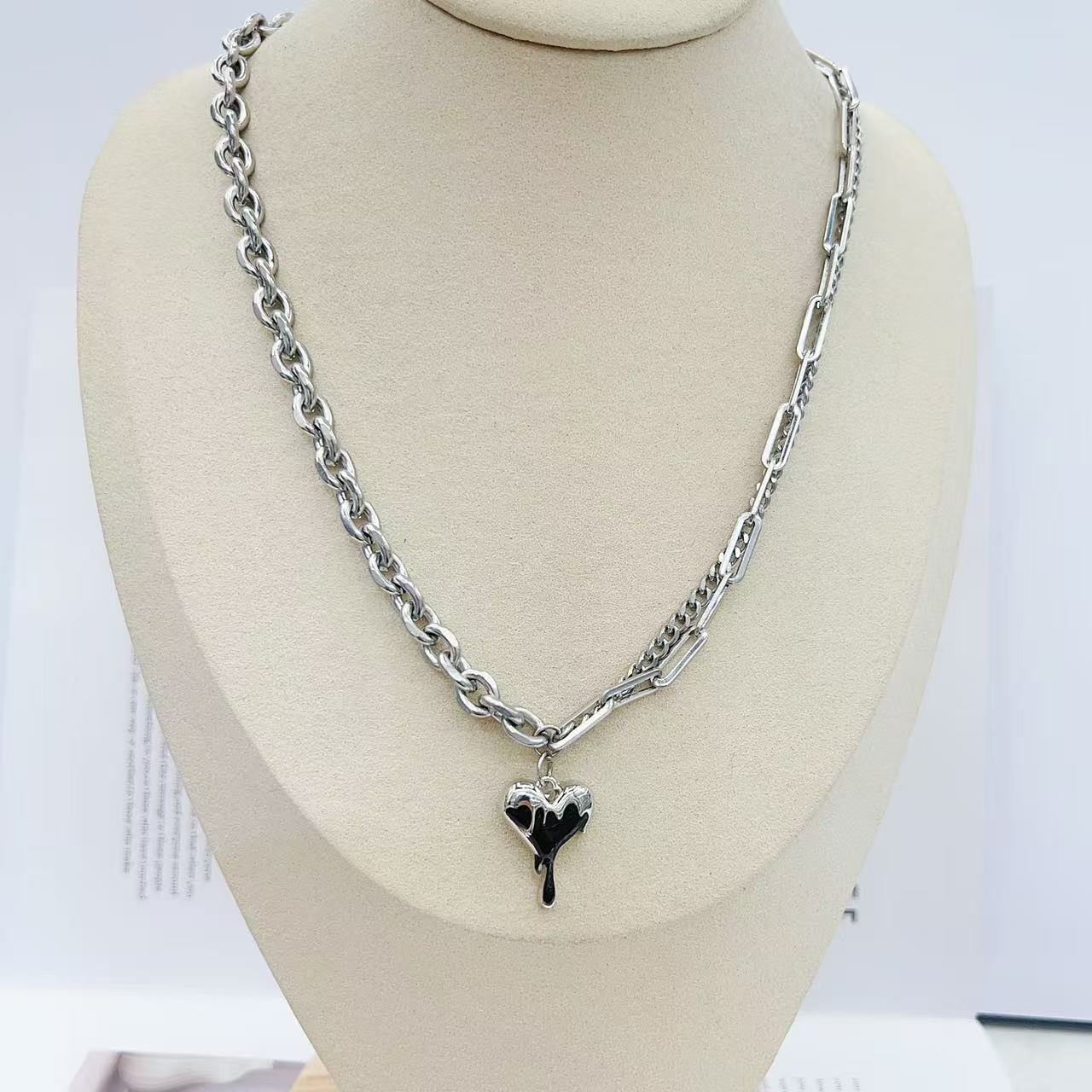 聚旺缘暗黑十字架项链男女酷潮牌百搭小众个性嘻哈冷淡风时尚配饰