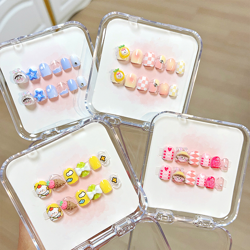 新品儿童带饰品可爱儿童甲片 卡通成品甲片盒装假指甲穿戴甲贴片