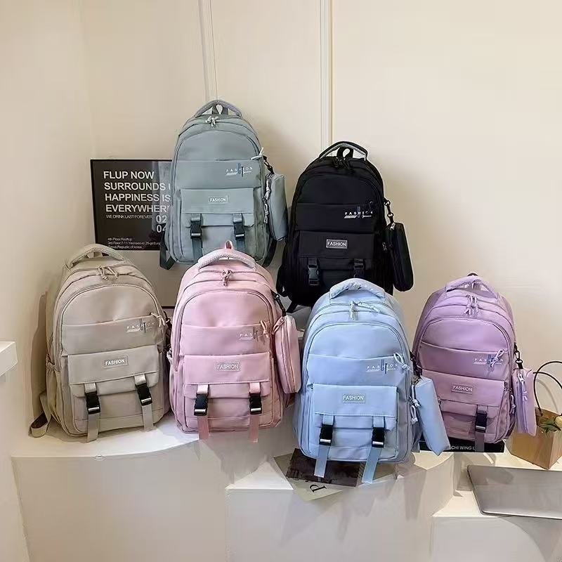The casual backpacks for male and female junior high school students are lightweight. The casual bags for college, senior high school, junior high school and primary school students are waterproof. The student schoolbags reduce the burden Item Picture