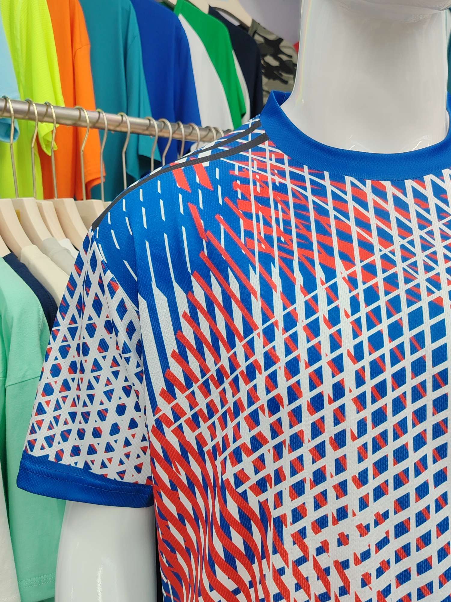 Cross-border sportswear, high-grade mesh breathable fabric, full-body printed sportswear, breathable and sweat-absorbing professional sports outdoor training sportswear, high-elasticity breathable and comfortable sportswear customization FG1612-7 Application Scenario