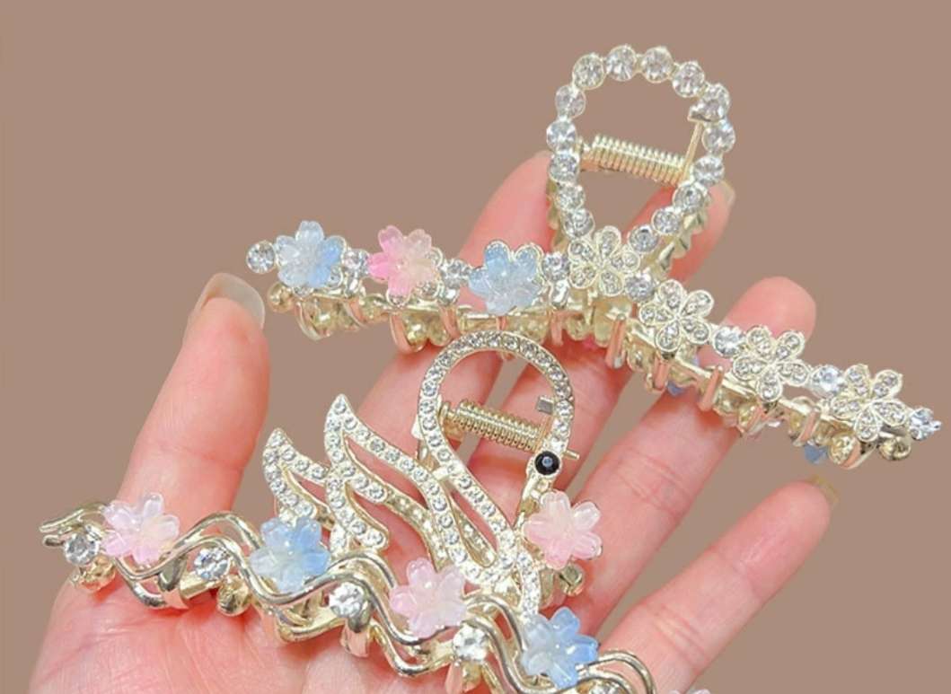 Acrylic jewelry, hair accessories, headwear, hair clips, exquisite and cute creative design styles, popular European and American hair clips and hair accessories Specification image