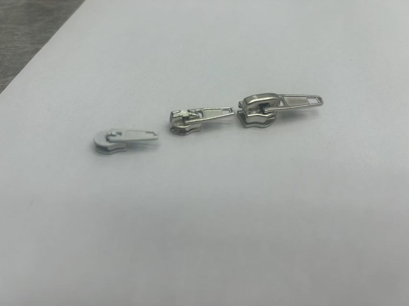 拉头/五号尼龙拉链头/辅料绳线/拉链/饰品发夹包装袋白底实物图