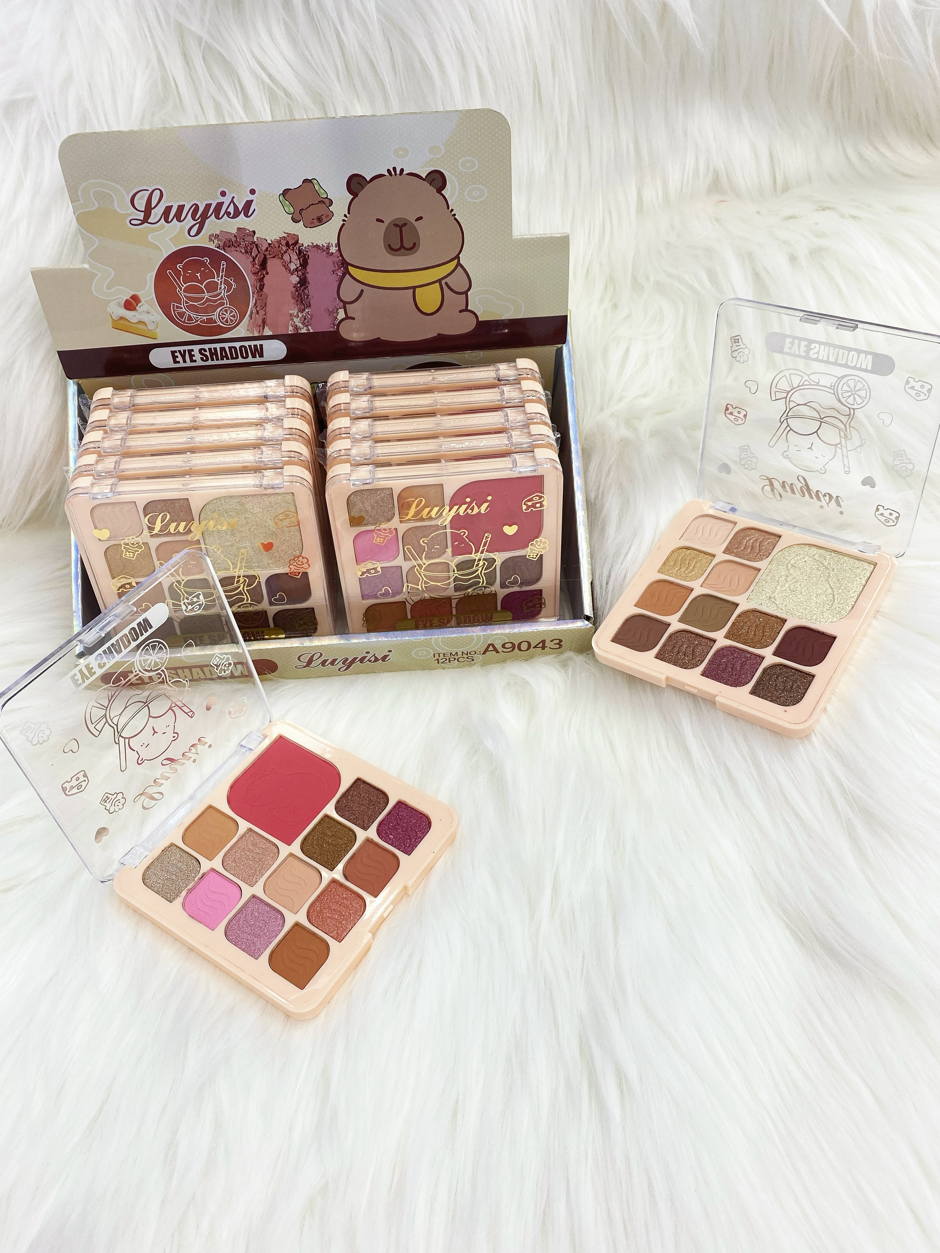 luyisi's multi-color eyeshadow and blush palette, the same as those used by celebrities, is a must-have Makeup tool for beginners Item Picture