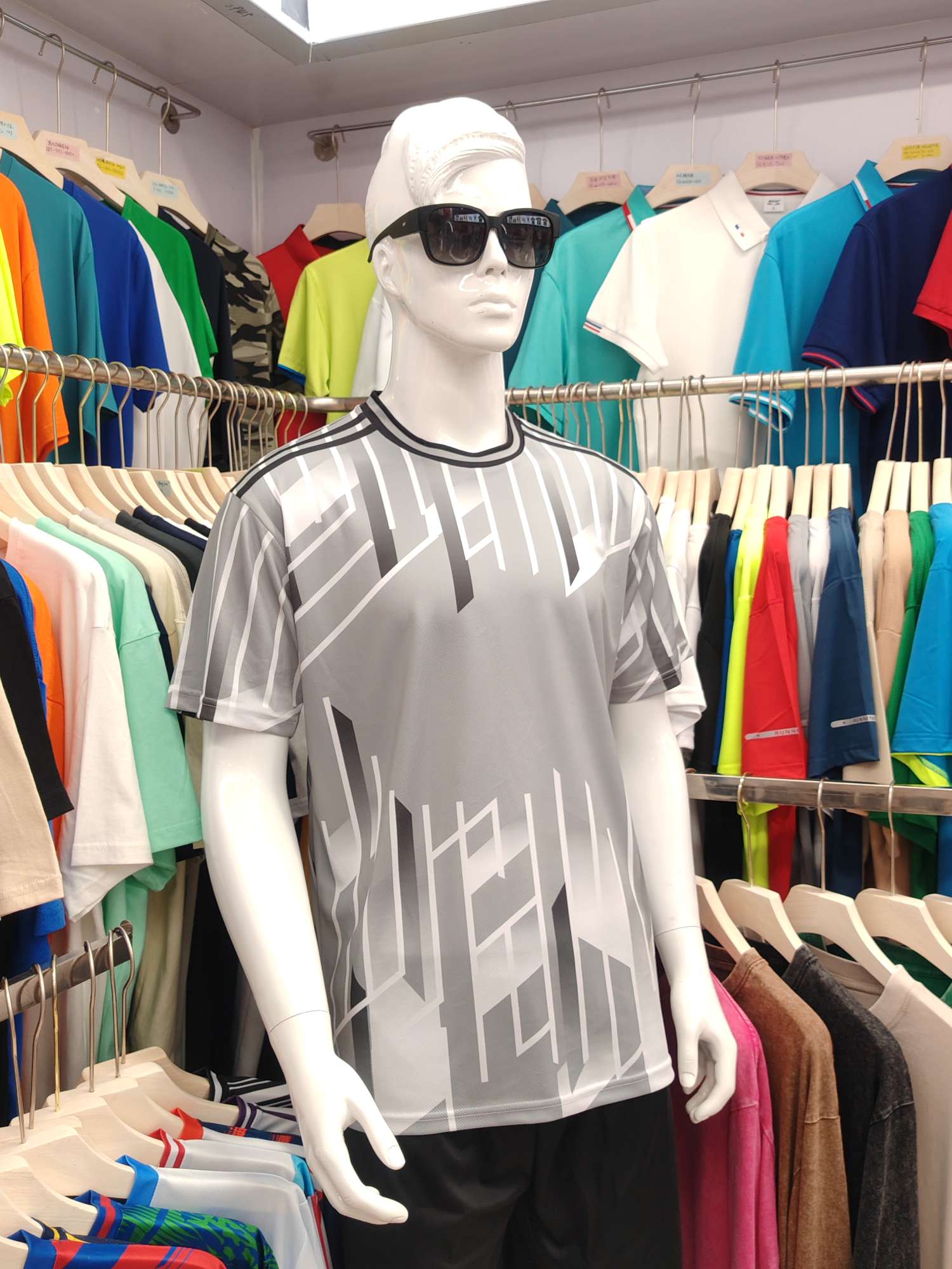 Cross-border sportswear customization factory, AI laser cutting digital hanging line, high-grade breathable fabric, full-body printing sportswear, breathable and sweat-absorbing professional sports outdoor training sportswear, high-elasticity breathable and comfortable sportswear customization Item Picture
