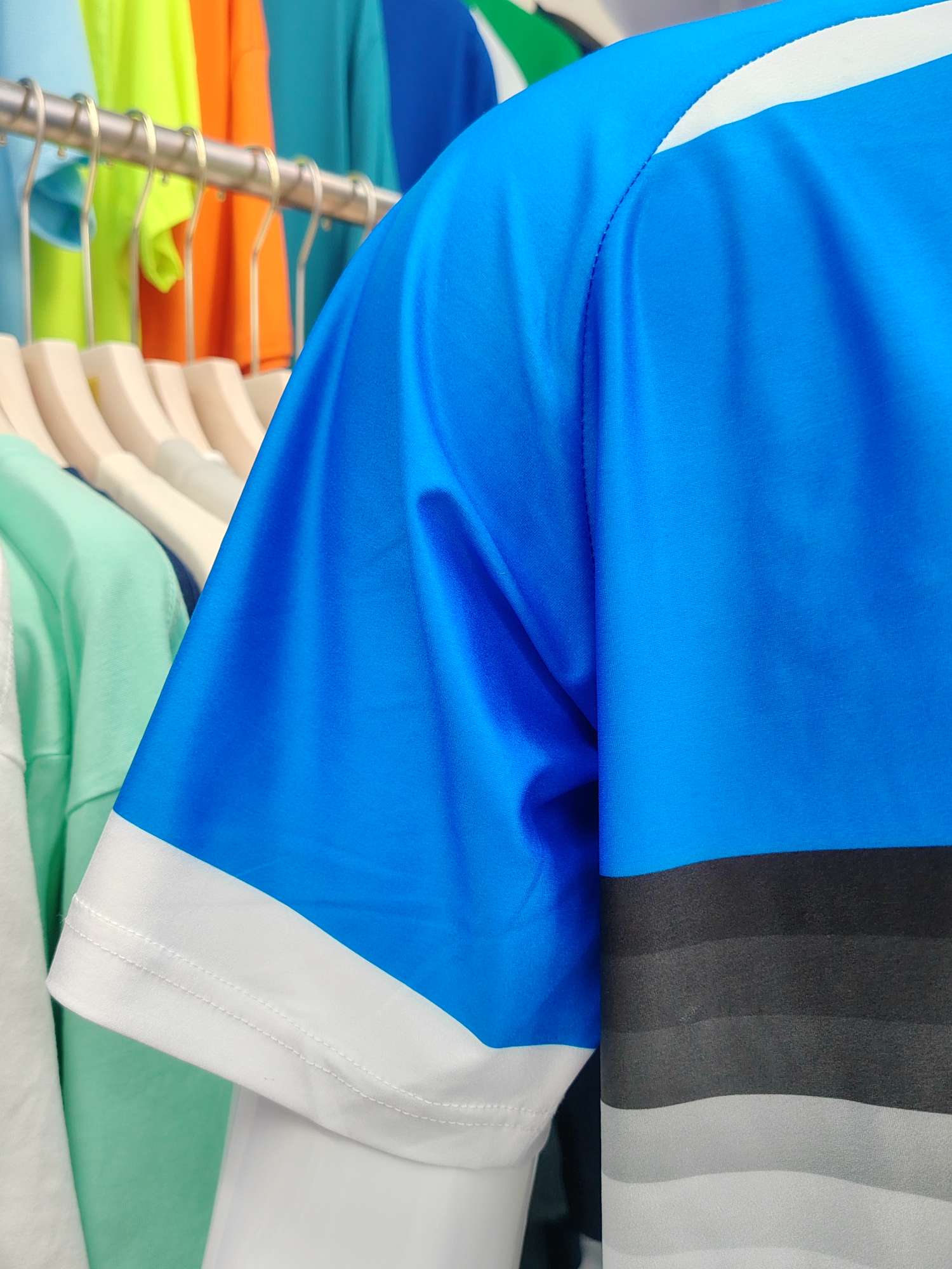 Cross-border sportswear made of high-grade polyester and ammonia silk fabric, full-body printed sportswear, breathable and sweat-absorbing professional sports outdoor training sportswear, breathable and comfortable sportswear customization FG1610-2 detail image 8