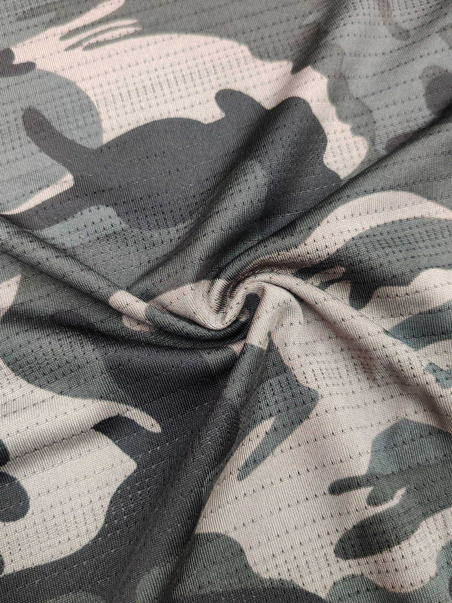 Cross-border camouflage clothing, high-grade polyester and ammonia high-elasticity fabric, full-body printed camouflage clothing, breathable and sweat-absorbent, professional sports and outdoor training camouflage clothing, high-elasticity breathable and comfortable sports clothing customization Item Picture