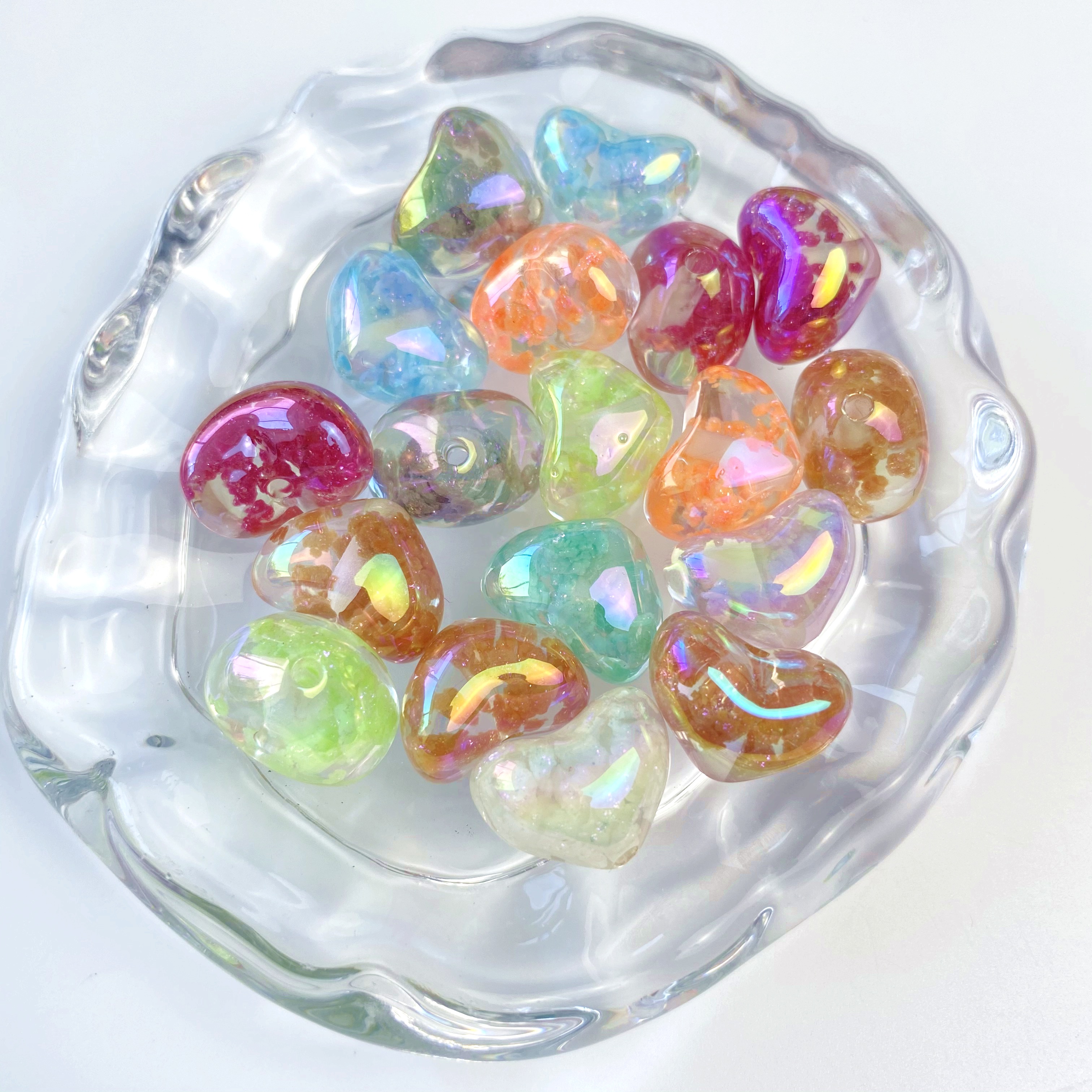 Acrylic uv heart-shaped cloud beads for free diy bracelets, pendants, ornaments and accessory materials Item Picture