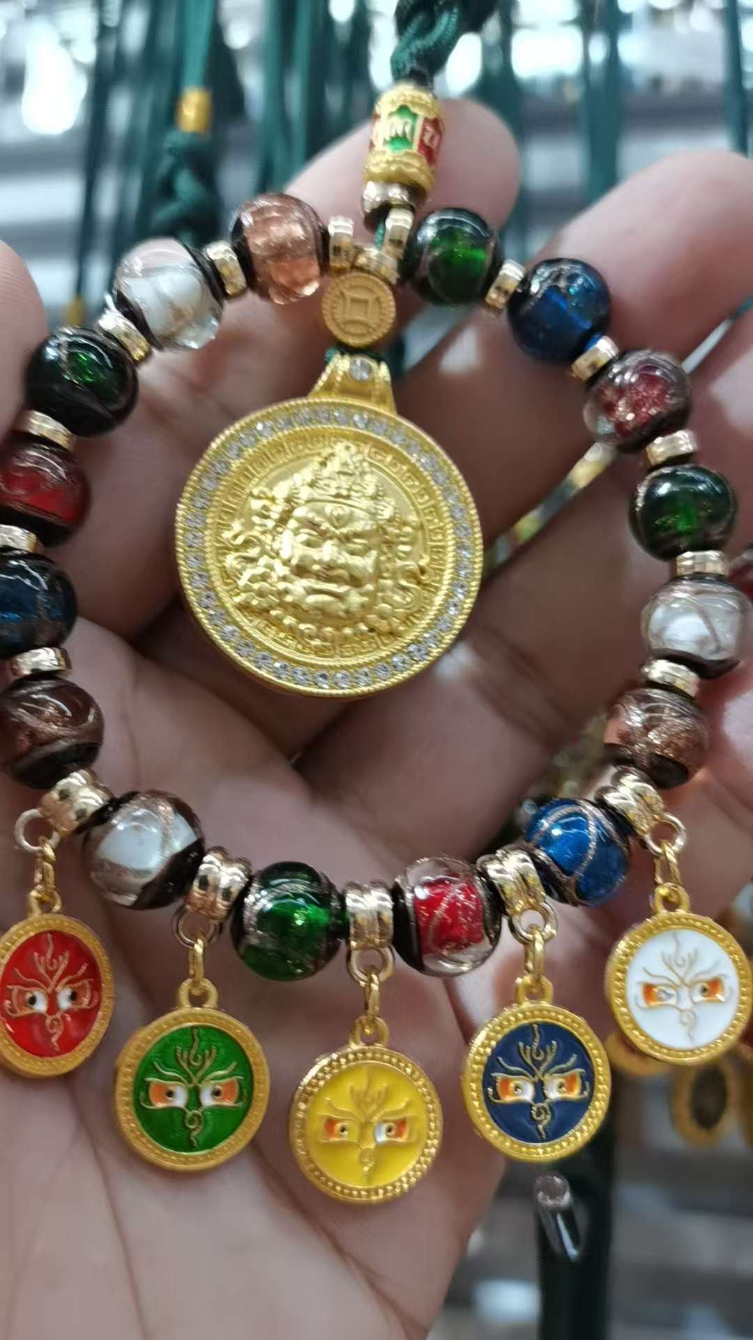 National trend incense ash glass car pendant, Yellow God of Wealth Zaki Lam bag pendant, attracting wealth, good fortune and ensuring safety Specification image