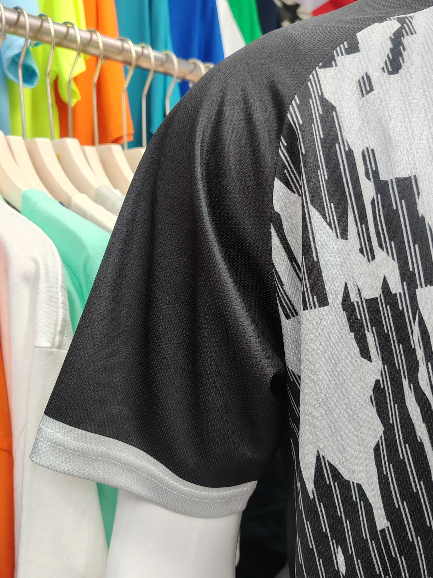 Cross-border sportswear, high-grade mesh breathable fabric, full-body printed sportswear, breathable and sweat-absorbing professional sports outdoor training sportswear, high-elasticity breathable and comfortable sportswear customization FG1612-15 detail image 6