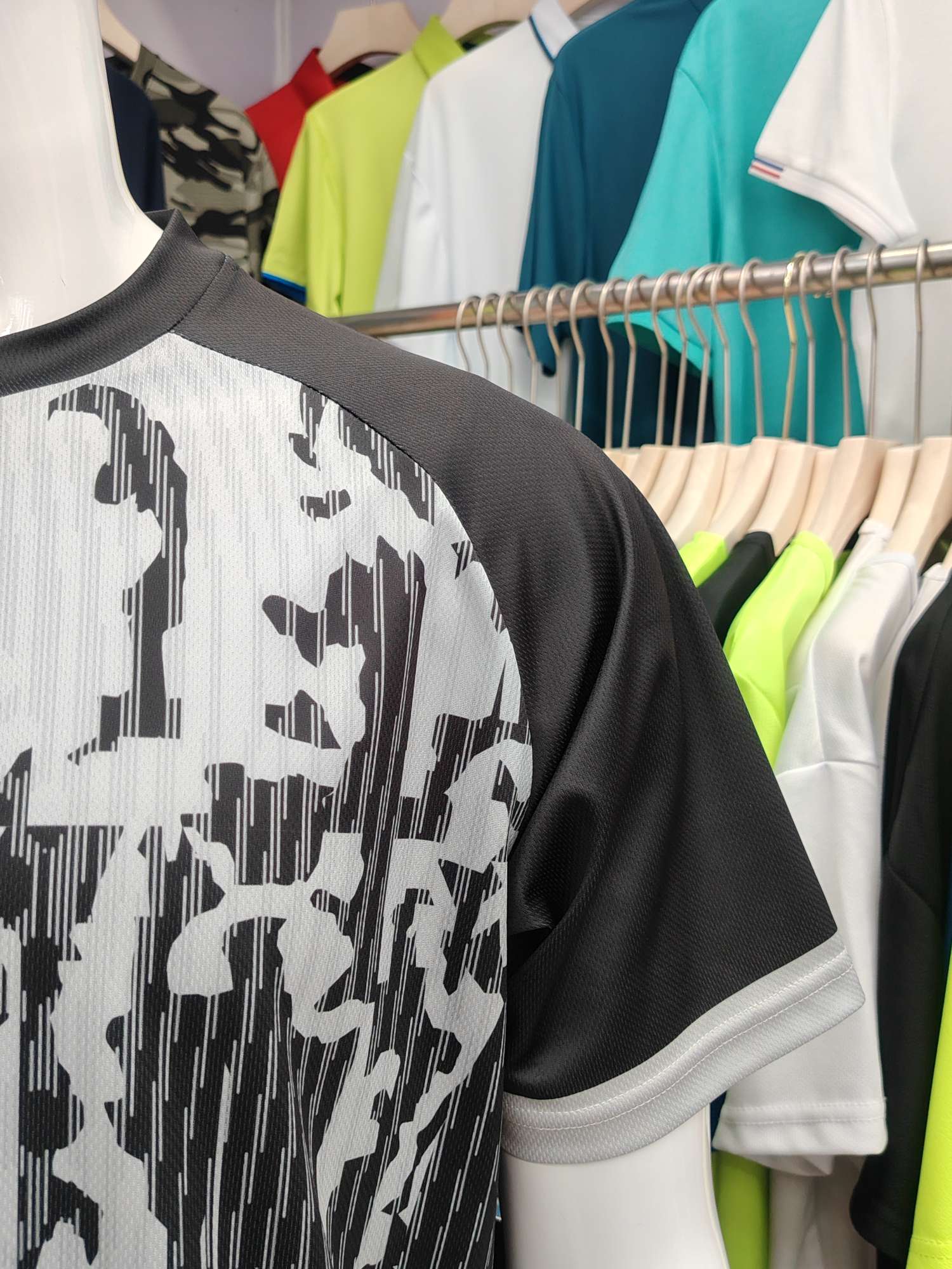 Cross-border sportswear, high-grade mesh breathable fabric, full-body printed sportswear, breathable and sweat-absorbing professional sports outdoor training sportswear, high-elasticity breathable and comfortable sportswear customization FG1612-15 detail image 7