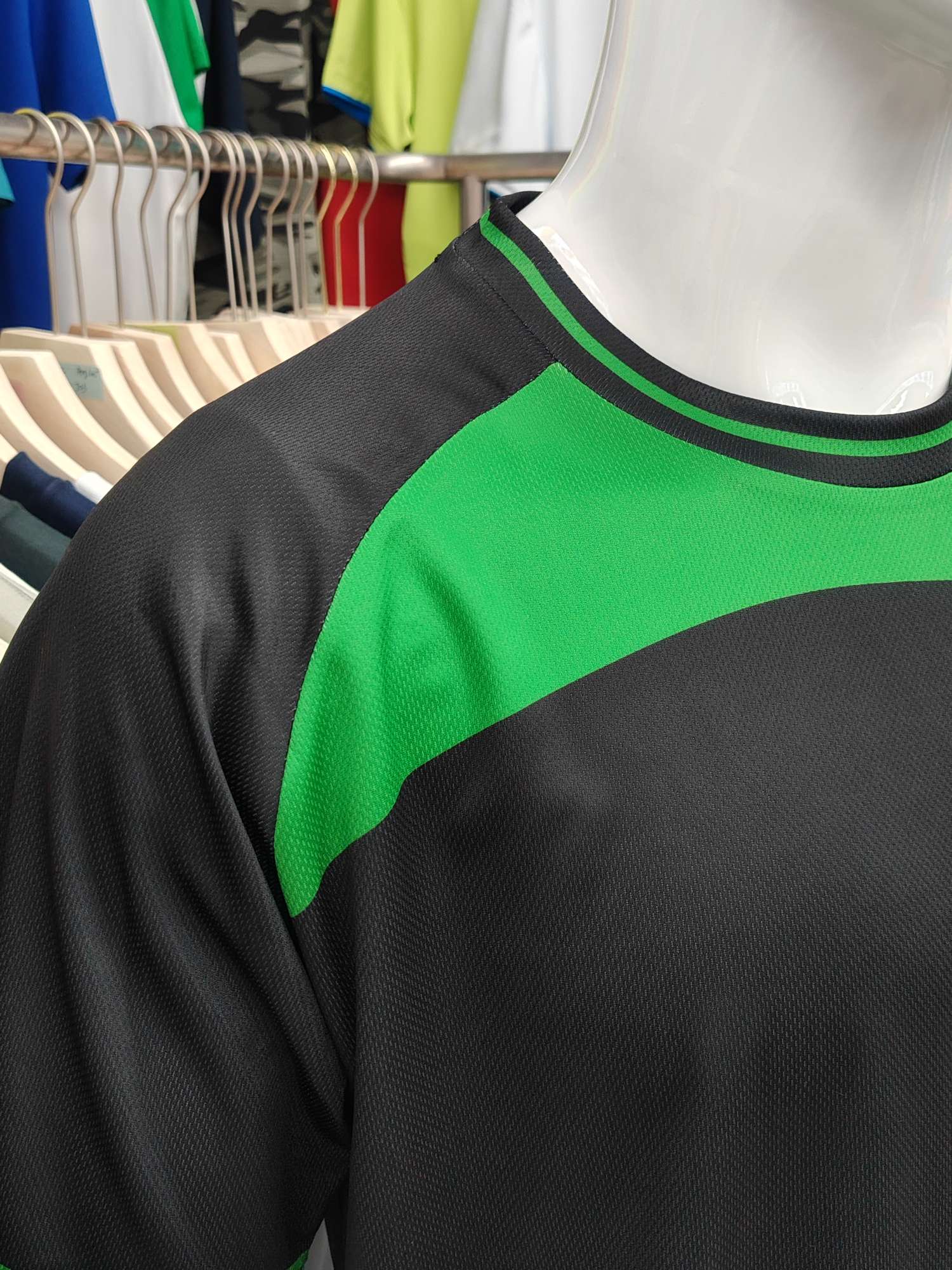 Cross-border sportswear, high-grade mesh breathable fabric, full-body printed sportswear, breathable and sweat-absorbing professional sports outdoor training sportswear, high-elasticity breathable and comfortable sportswear customization FG1612-18 detail image 4