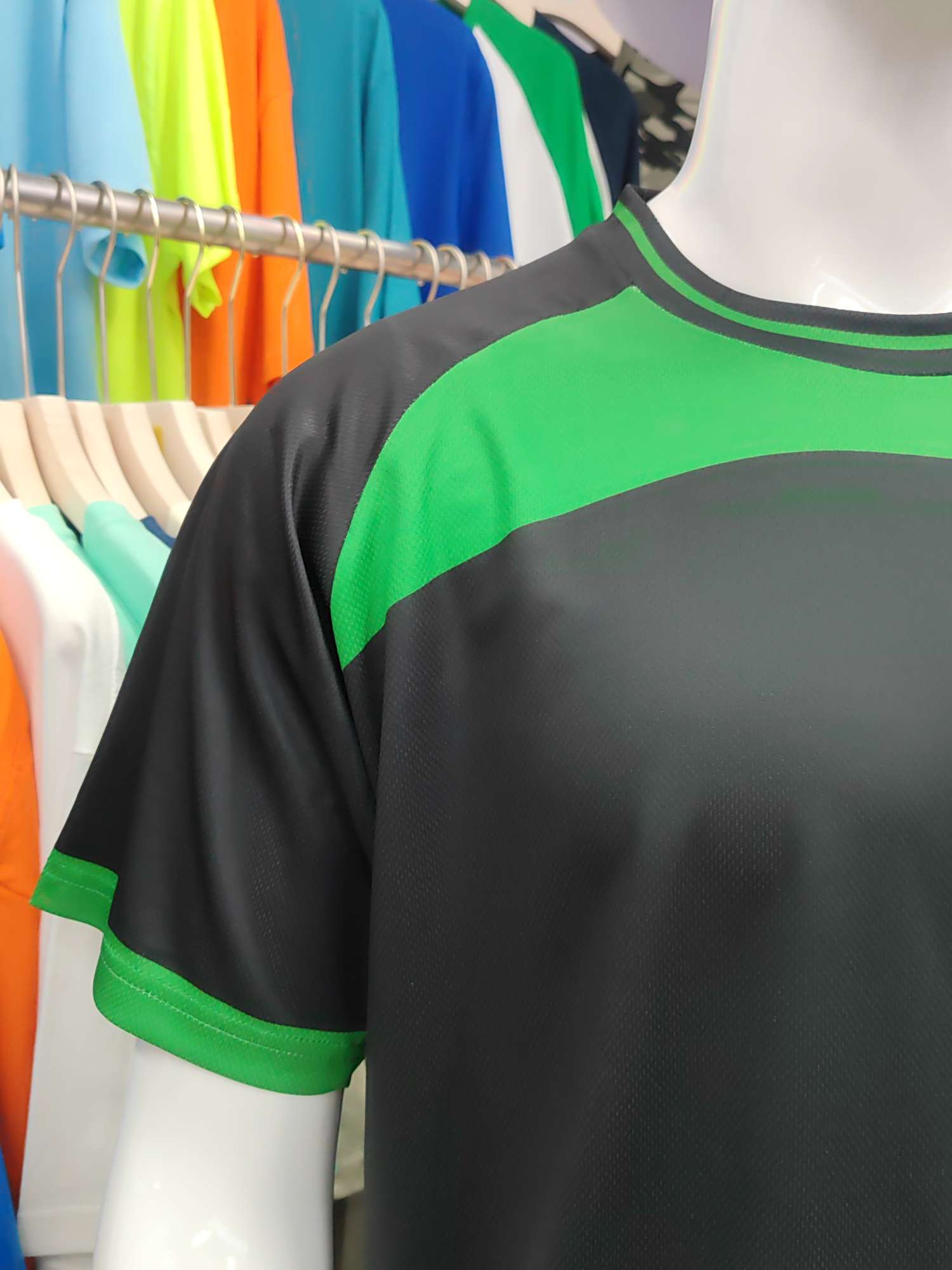 Cross-border sportswear, high-grade mesh breathable fabric, full-body printed sportswear, breathable and sweat-absorbing professional sports outdoor training sportswear, high-elasticity breathable and comfortable sportswear customization FG1612-18 detail image 3