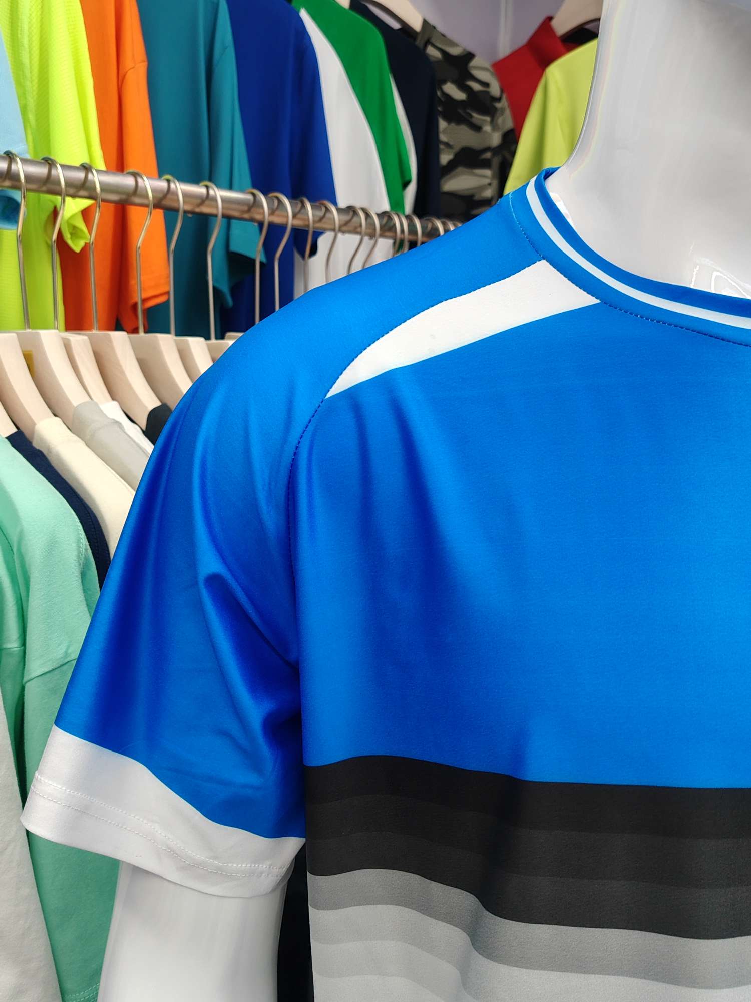 Cross-border sportswear made of high-grade polyester and ammonia silk fabric, full-body printed sportswear, breathable and sweat-absorbing professional sports outdoor training sportswear, breathable and comfortable sportswear customization FG1610-2 detail image 6