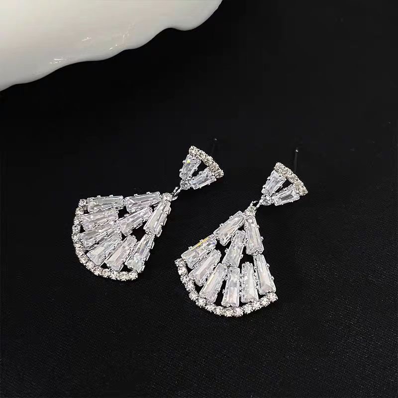 超闪枫叶耳环烧焊工艺 高级感耳饰 简约时尚饰品 耳环女款 优雅大方耳饰品
