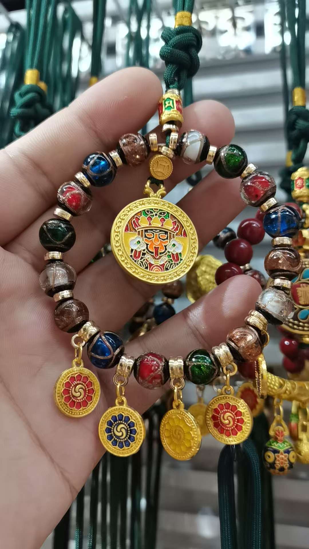 国潮香灰琉璃汽车挂件，黄财神扎基拉姆包挂饰，招财纳福保平安