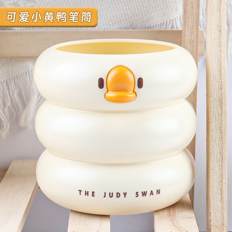 M80-6612 Creative and cute duck-shaped pen holder plastic student desktop high appearance level pen barrel Office storage box stationery Application Scenario
