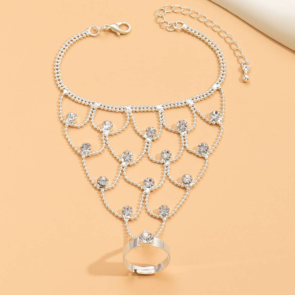 Wholesale of popular European and American women's party bracelets, stage model performances, tassel women's bracelets and rings Specification image