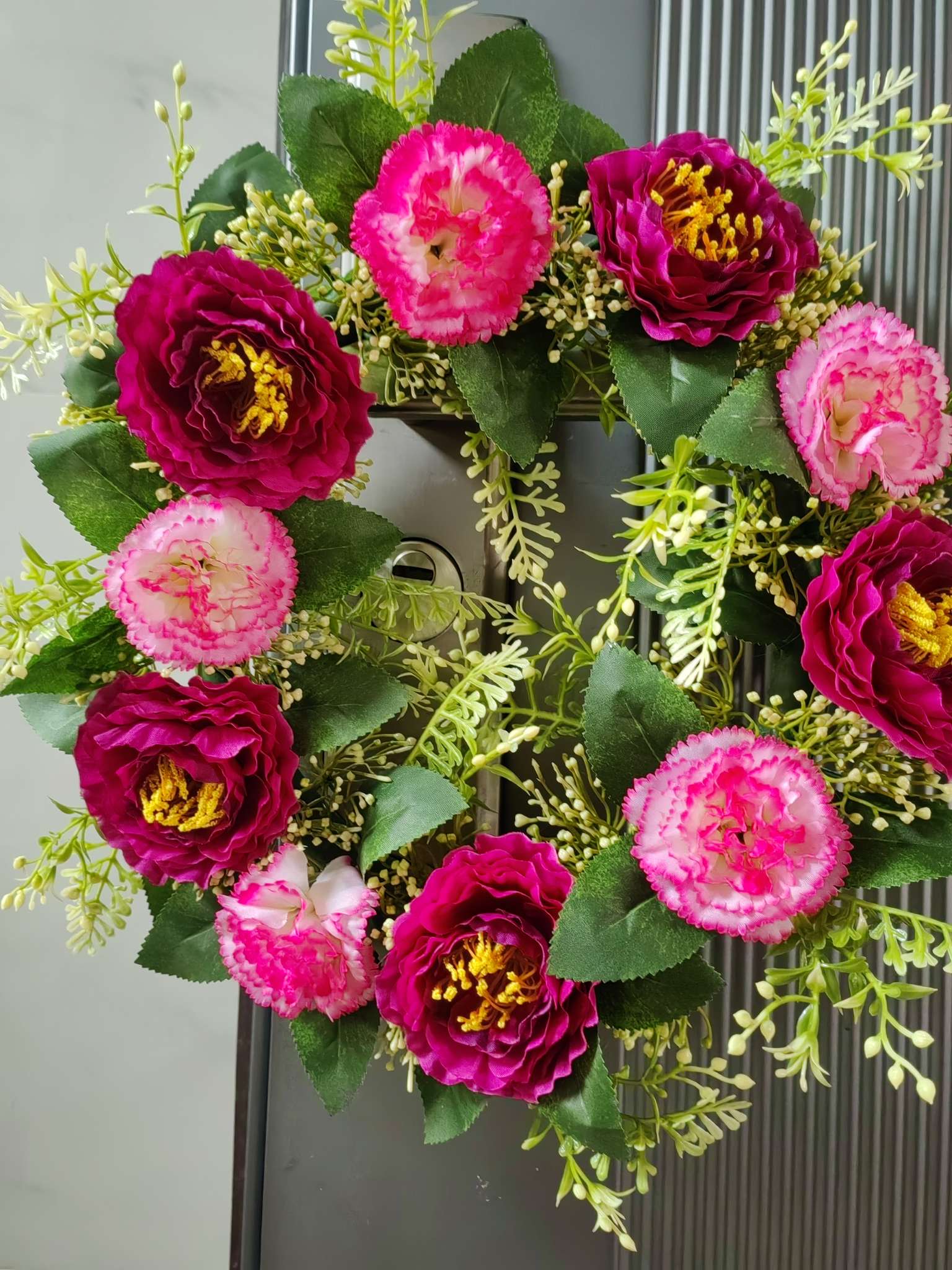 Rose and carnation garlands Specification image