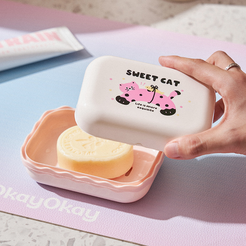 J06-7022 Double-layer draining soap box, creative polka dot soap box for student dormitory. Carry the lid soap box when traveling on business Item Picture