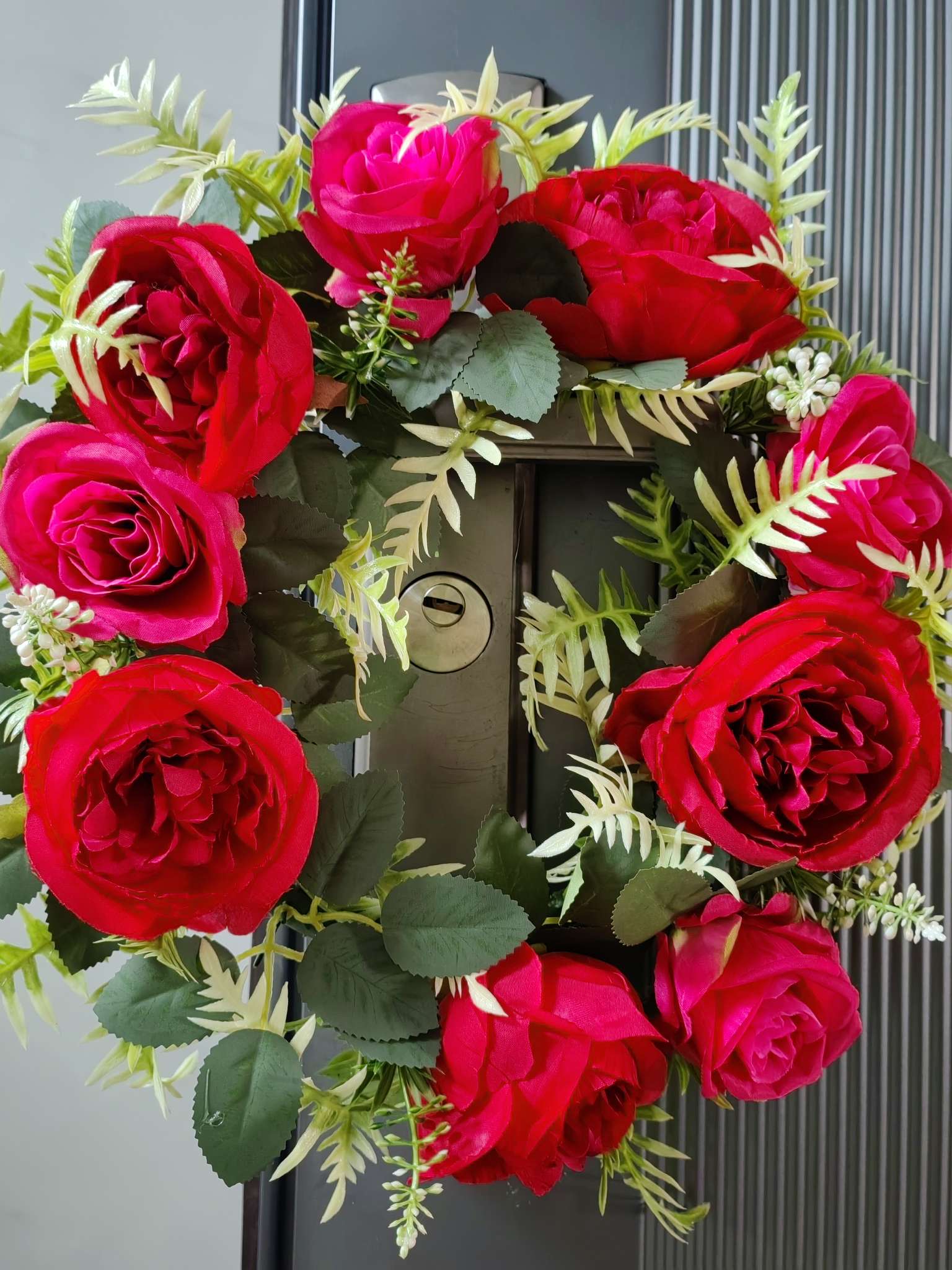 牡丹花和玫瑰花花环