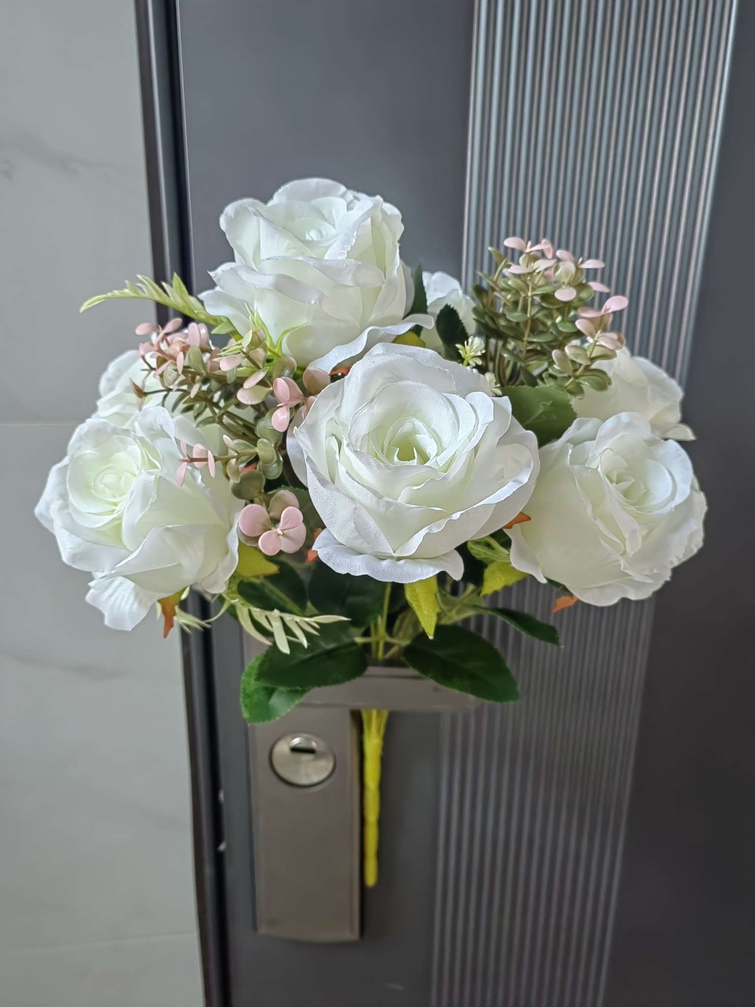 A bouquet of large roses and eucalyptus leaves Item Picture