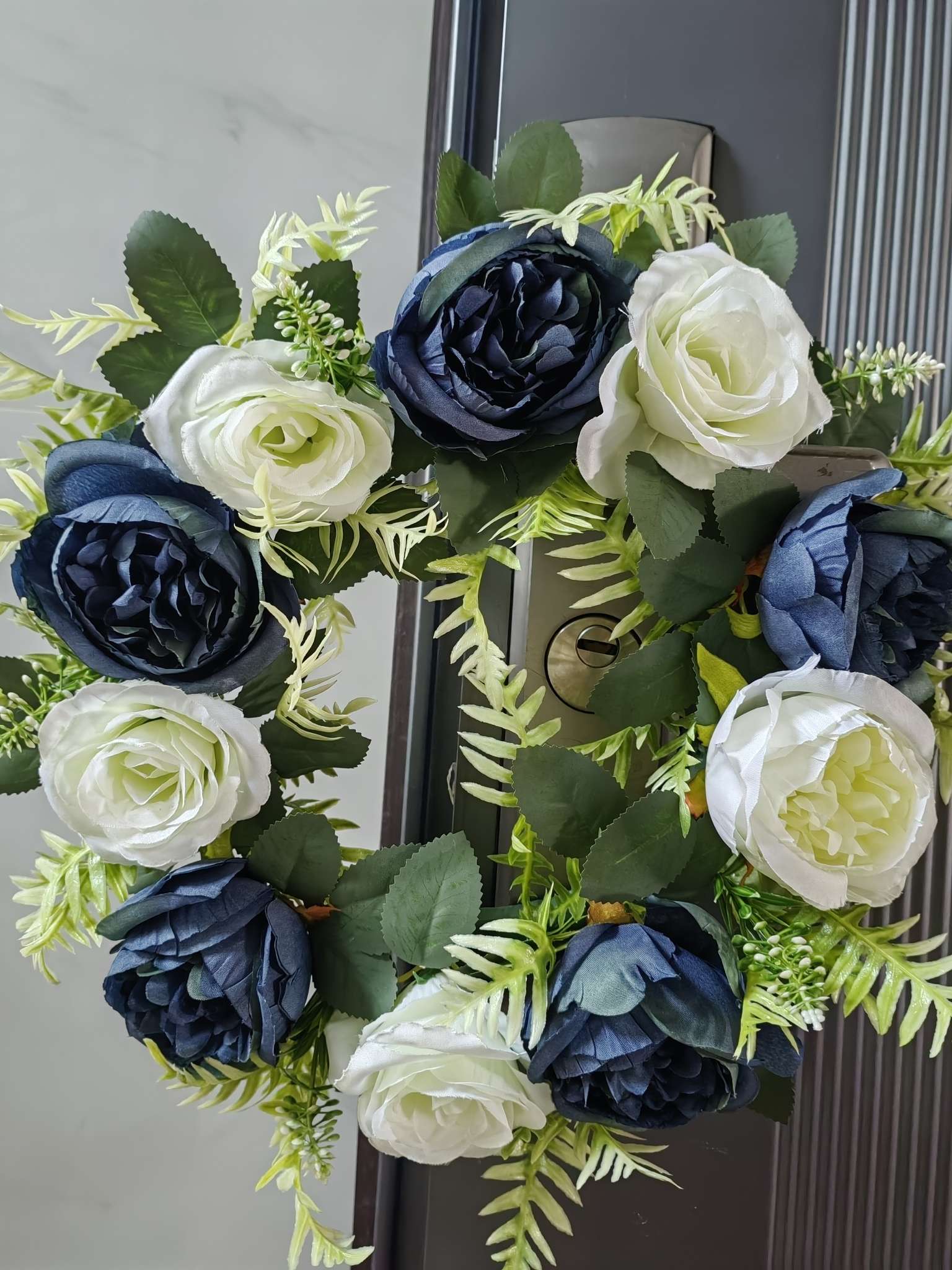 Peony and rose garlands Specification image
