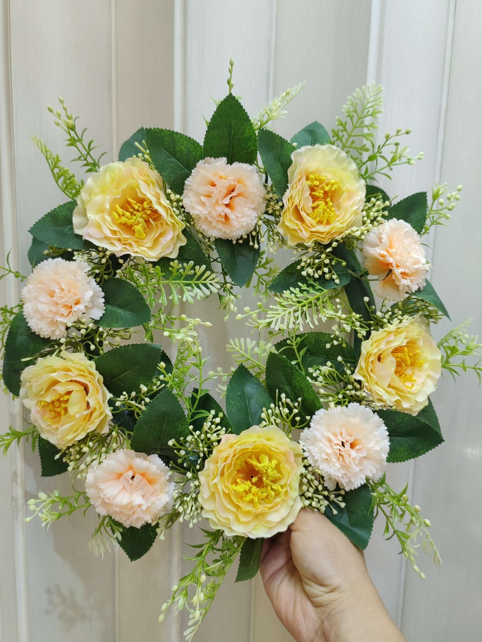 Rose and carnation garlands Item Picture