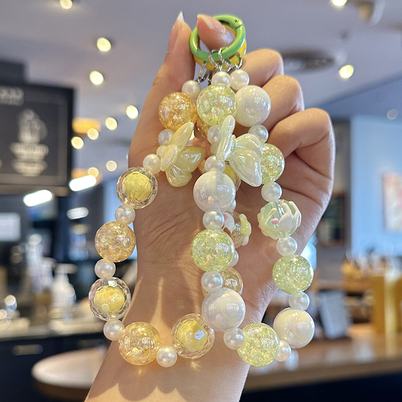 The popular beaded ice-crack butterfly mobile phone chain, car key chain accessory, women's bag key chain pendant, gift mobile phone chain, short and fashionable for women detail image 3