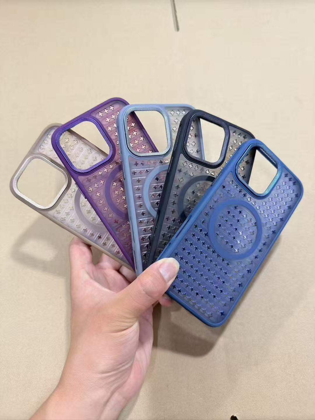 适用iPhone16透气散热网磁吸手机壳苹果15磨砂防摔保护套