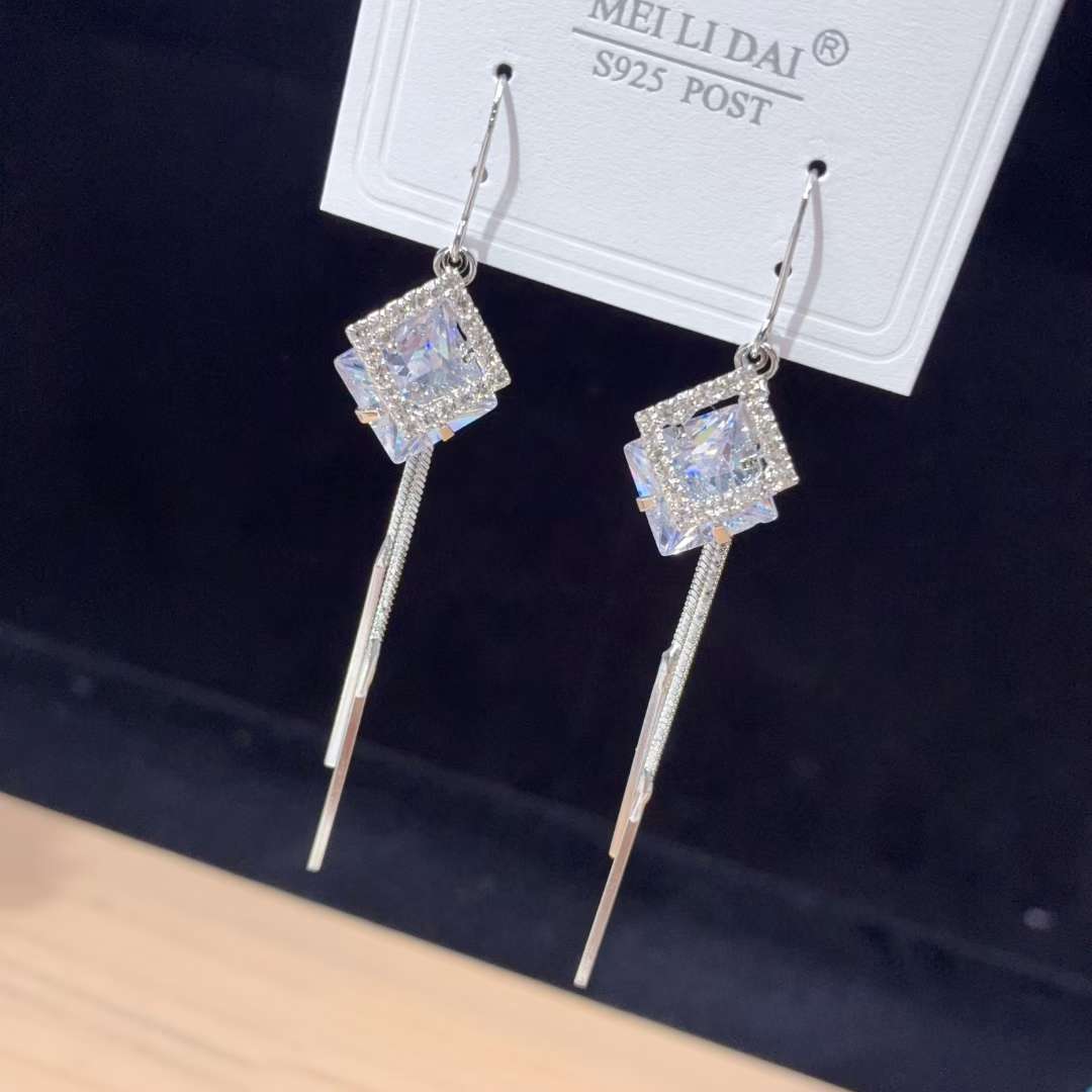 锆石耳环烧焊工艺耳饰 高级感饰品 女士优雅耳环装饰品 独特设计耳饰礼物耳饰