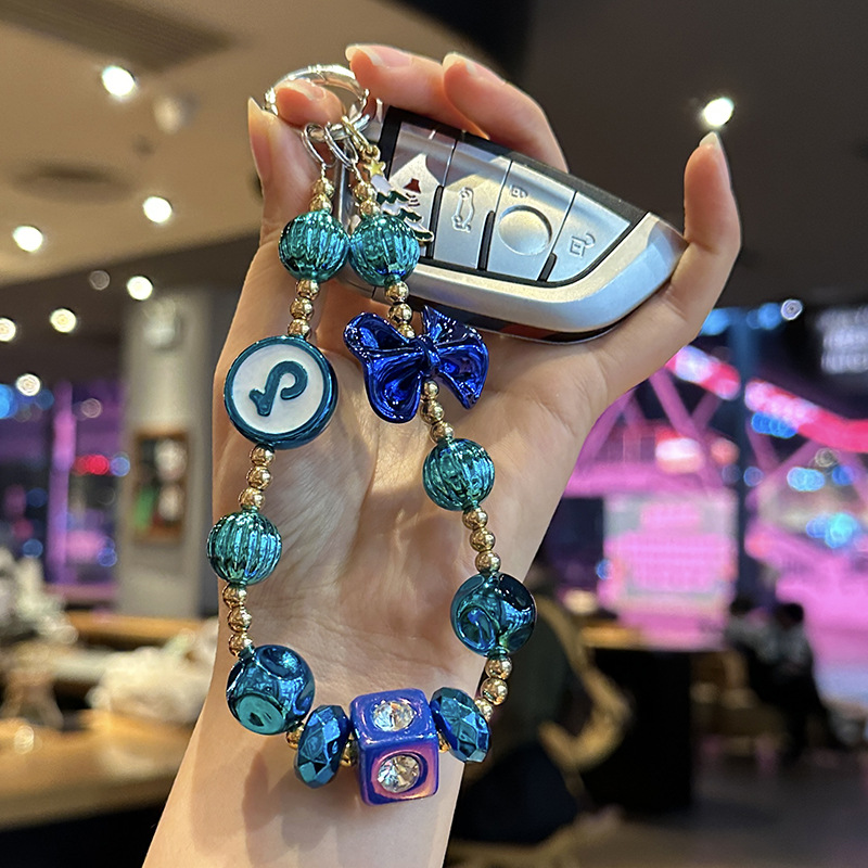 Cross-border best-selling Christmas acrylic diy mobile phone chain pendant, exquisite and high-end for women, handcrafted beaded key chain, short style for women, European and American style detail image 6