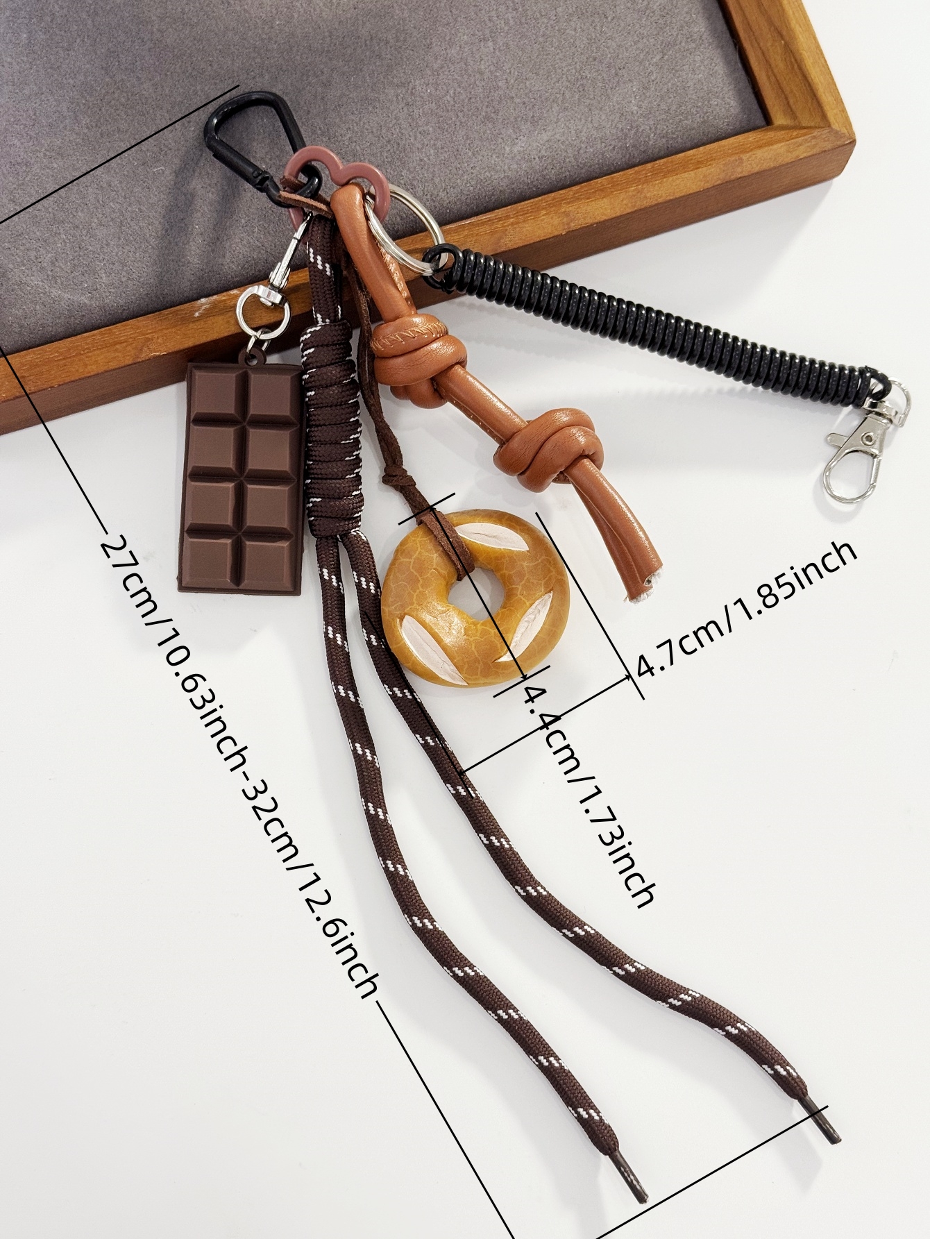 1个创意miu系碱水面包箱包挂饰  编织绳钥匙扣挂件详情2