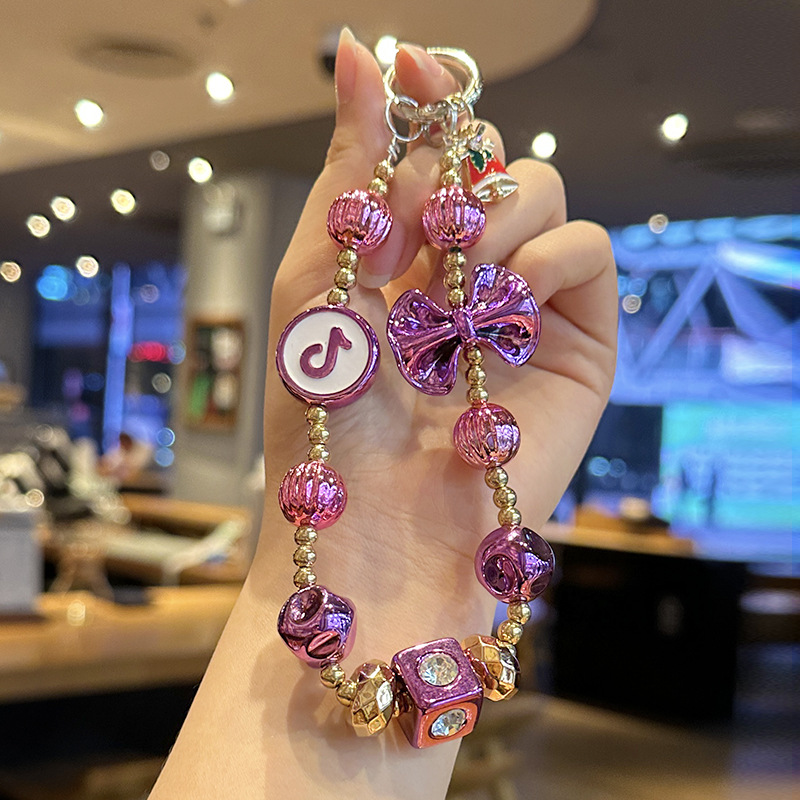 Cross-border best-selling Christmas acrylic diy mobile phone chain pendant, exquisite and high-end for women, handcrafted beaded key chain, short style for women, European and American style Specification image