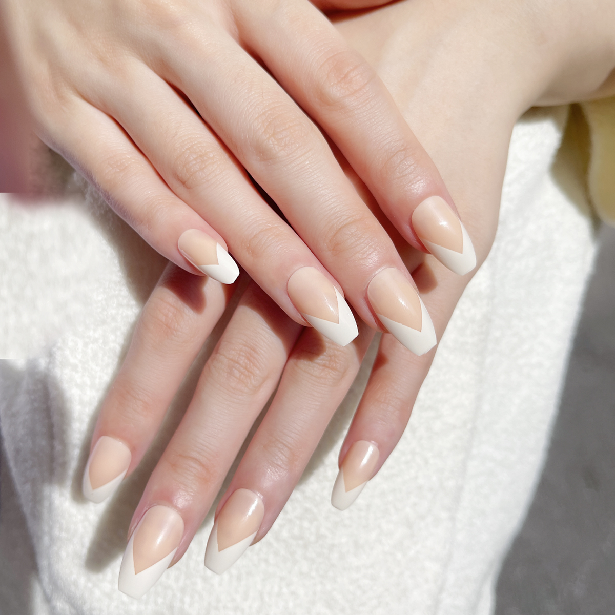 24-piece trapezoidal nail detachable wearable nail art pieces, white French style nude base color Specification image