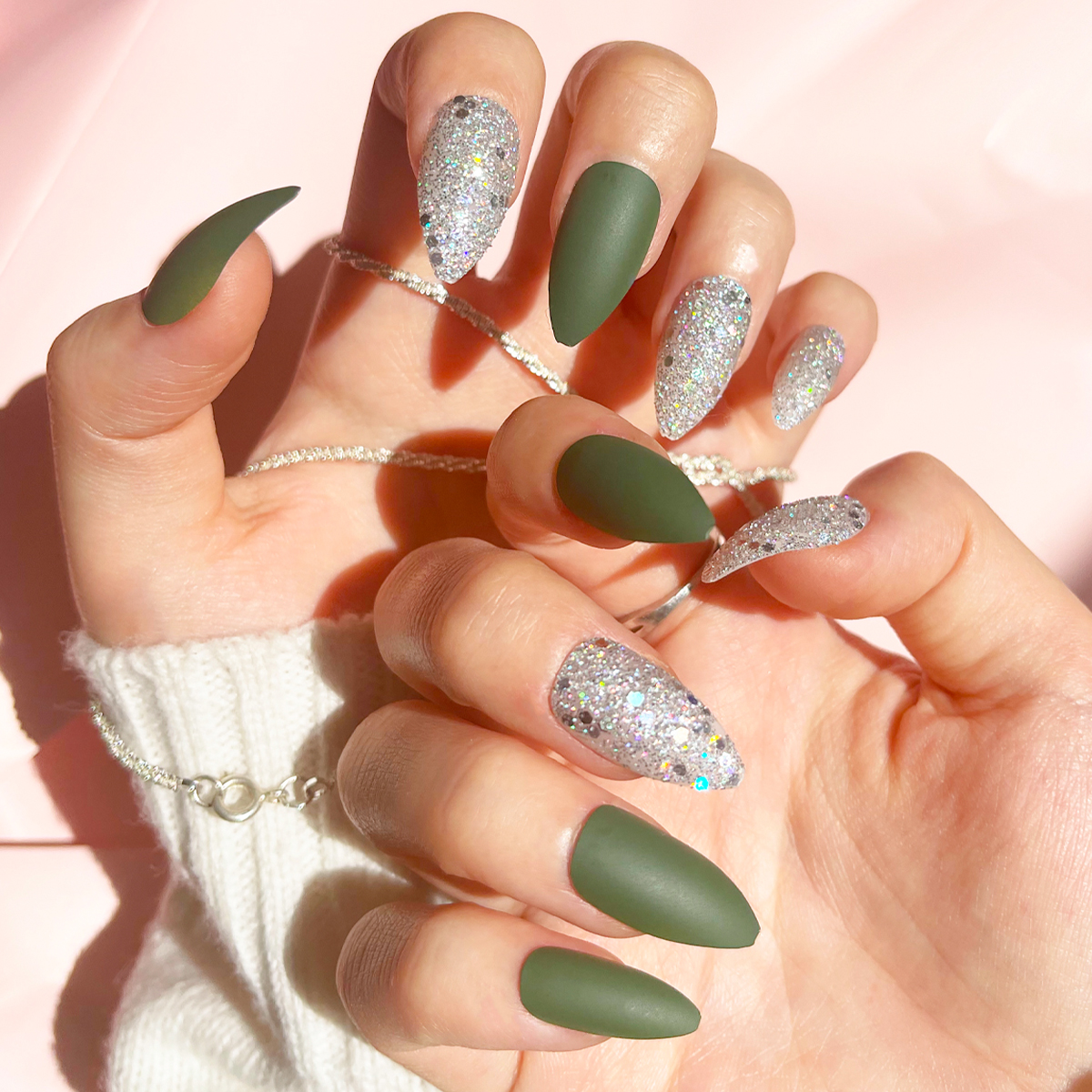 24-piece pointed nail detachable wearable nail art pieces, green matte and silver scallion powder details Picture